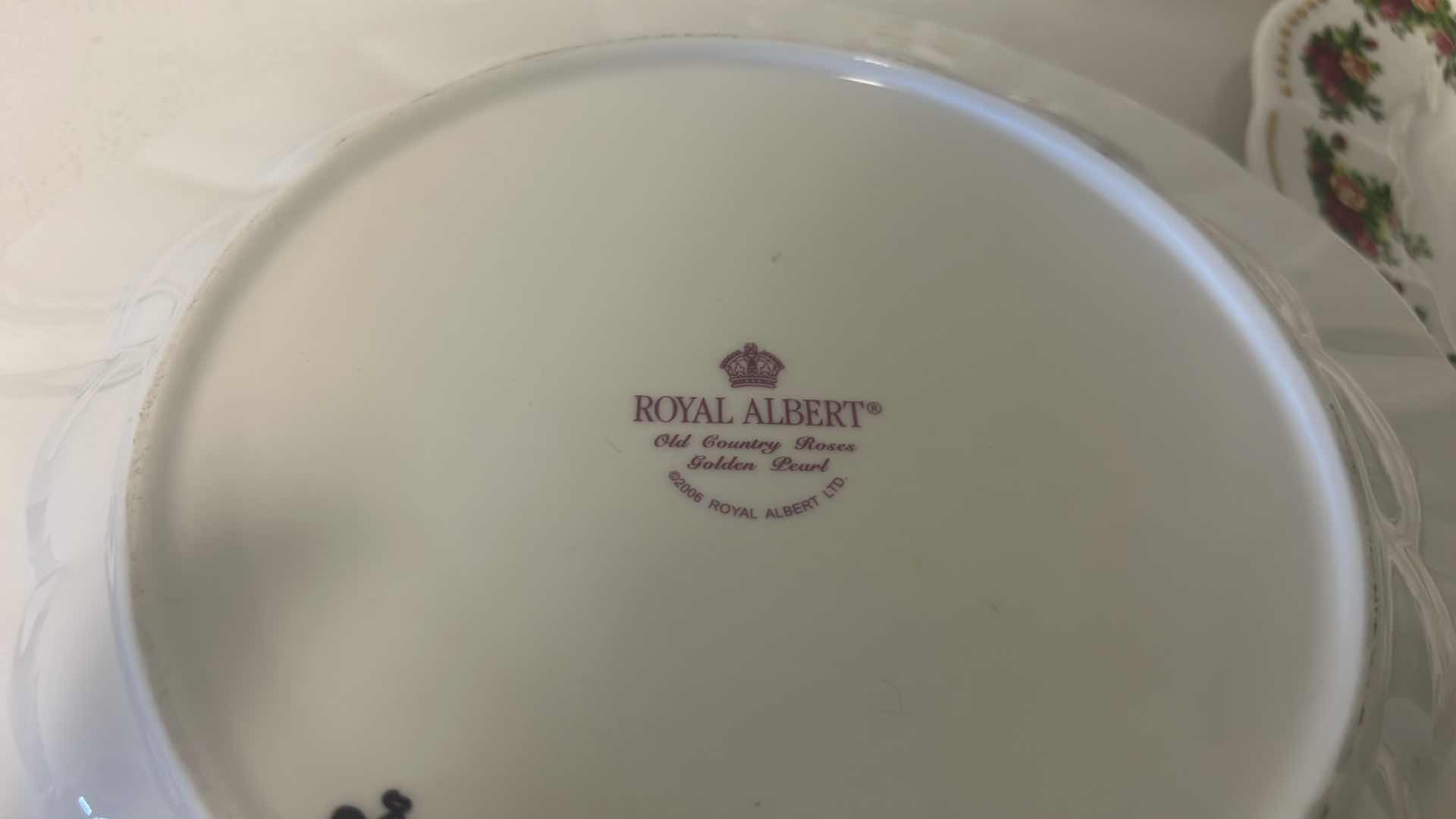 Photo 1 of 4 ROYAL ALBERT OLD COUNTRY ROSES, GOLDEN PEARL DINNER PLATES