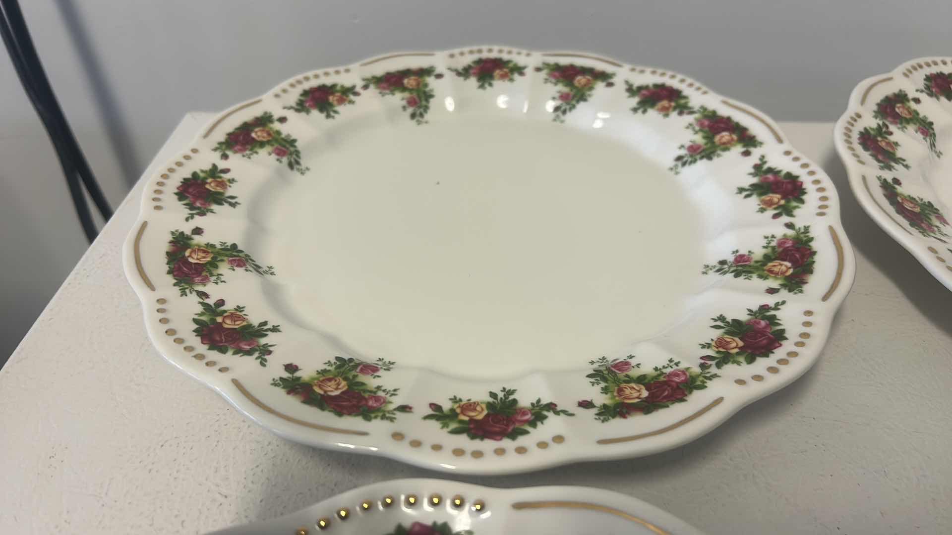 Photo 1 of 4 ROYAL ALBERT OLD COUNTRY ROSES, GOLDEN PEARL DINNER PLATES