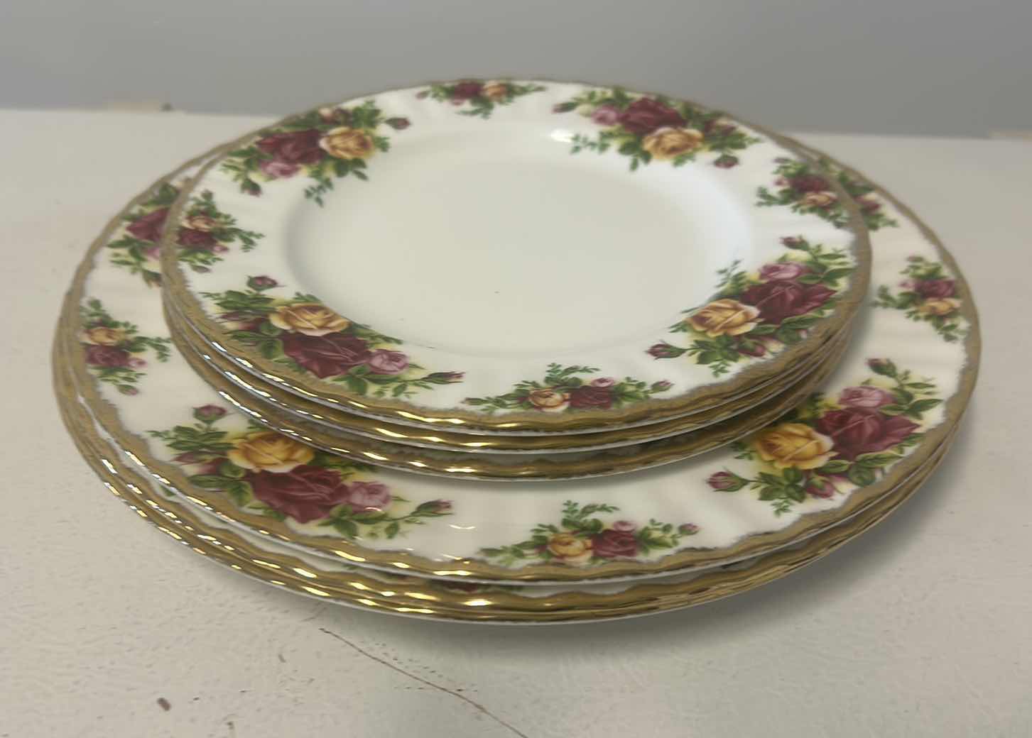Photo 1 of 6 PIECE BONE CHINA - OLD COUNTRY ROSES ROYAL ALBERT