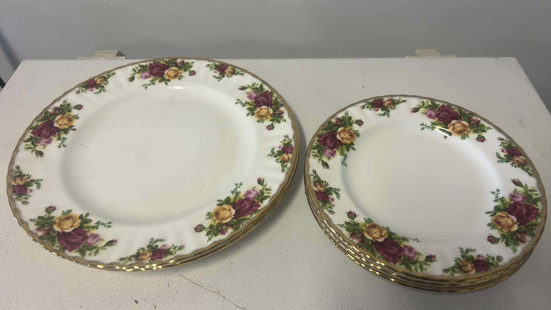 Photo 1 of 6 PIECE BONE CHINA - OLD COUNTRY ROSES ROYAL ALBERT