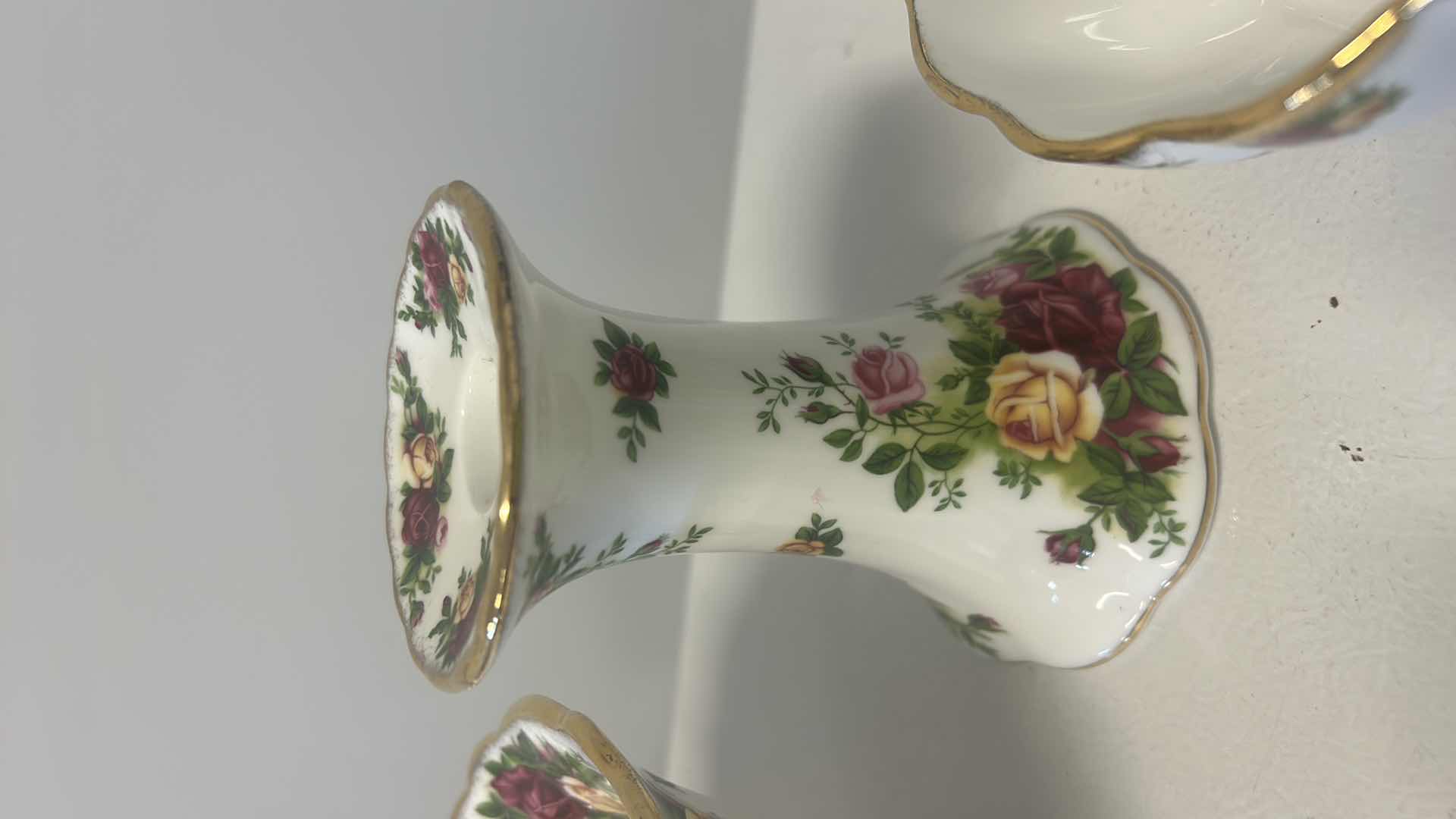 Photo 4 of 4 PIECE BONE CHINA - OLD COUNTRY ROSES ROYAL ALBERT