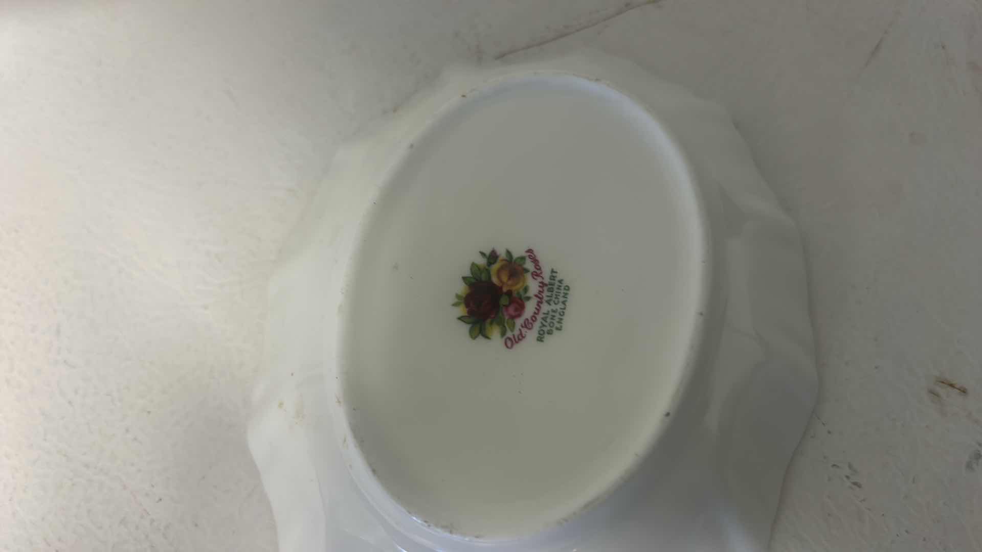 Photo 6 of 4 PIECE BONE CHINA - OLD COUNTRY ROSES ROYAL ALBERT