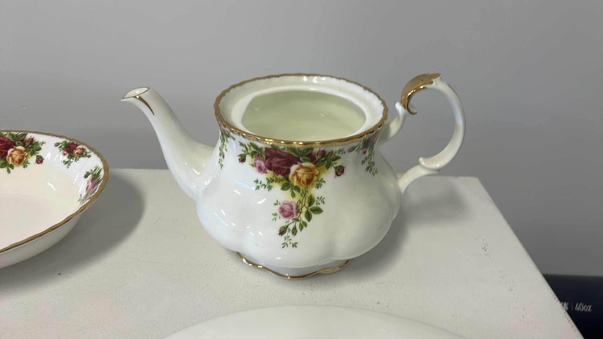 Photo 6 of 4 PIECE BONE CHINA - OLD COUNTRY ROSES ROYAL ALBERT