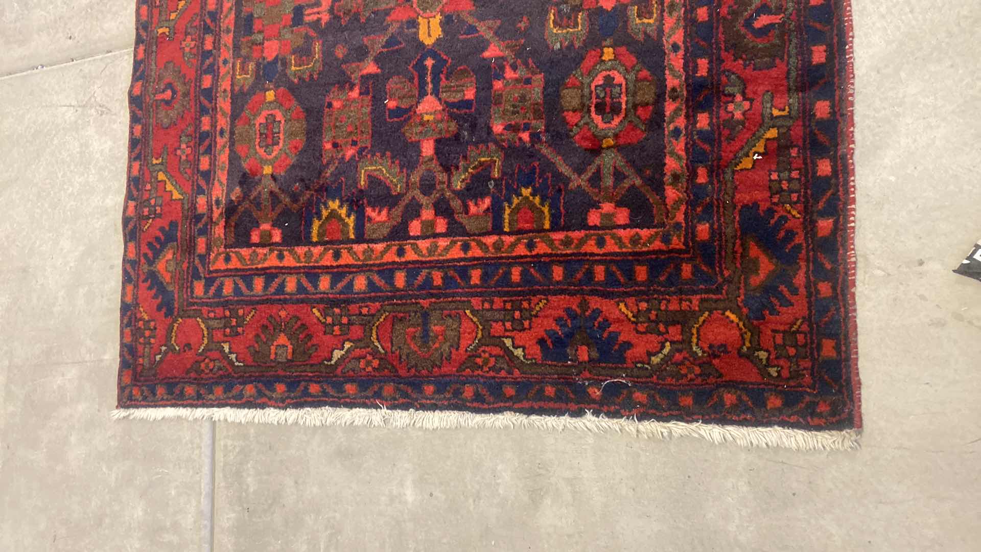 Photo 1 of PERSIAN TRIBAL PRINT WOOL AREA RUG 54” x 81”
