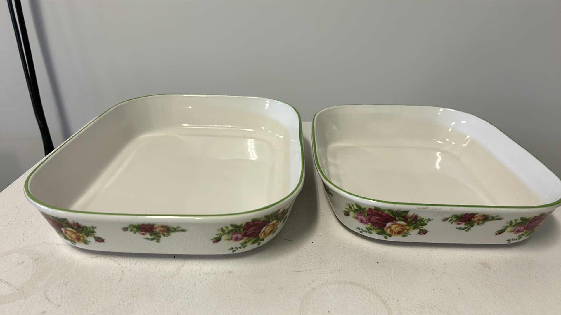 Photo 5 of 2 PIECE BONE CHINA - OLD COUNTRY ROSES ROYAL ALBERT