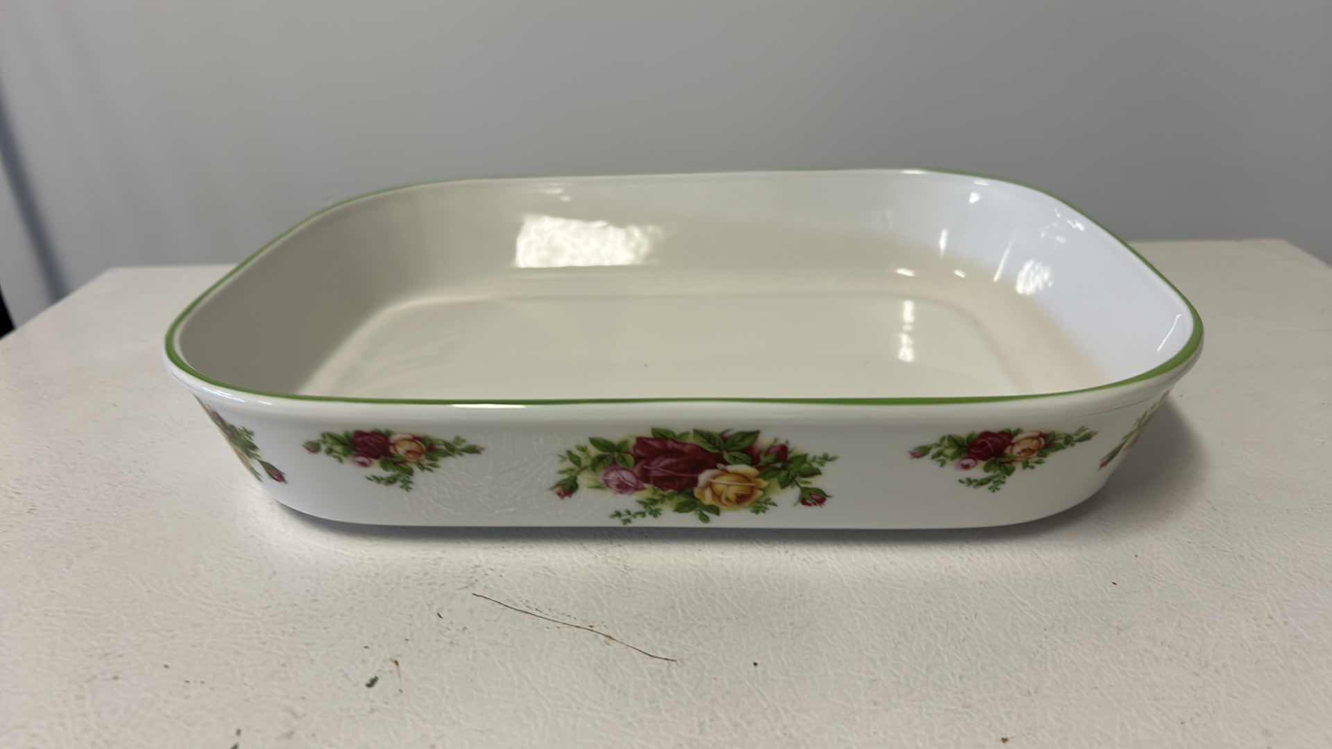 Photo 1 of 2 PIECE BONE CHINA - OLD COUNTRY ROSES ROYAL ALBERT