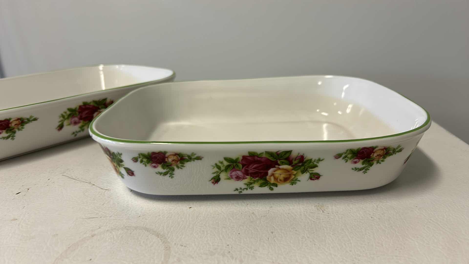 Photo 2 of 2 PIECE BONE CHINA - OLD COUNTRY ROSES ROYAL ALBERT