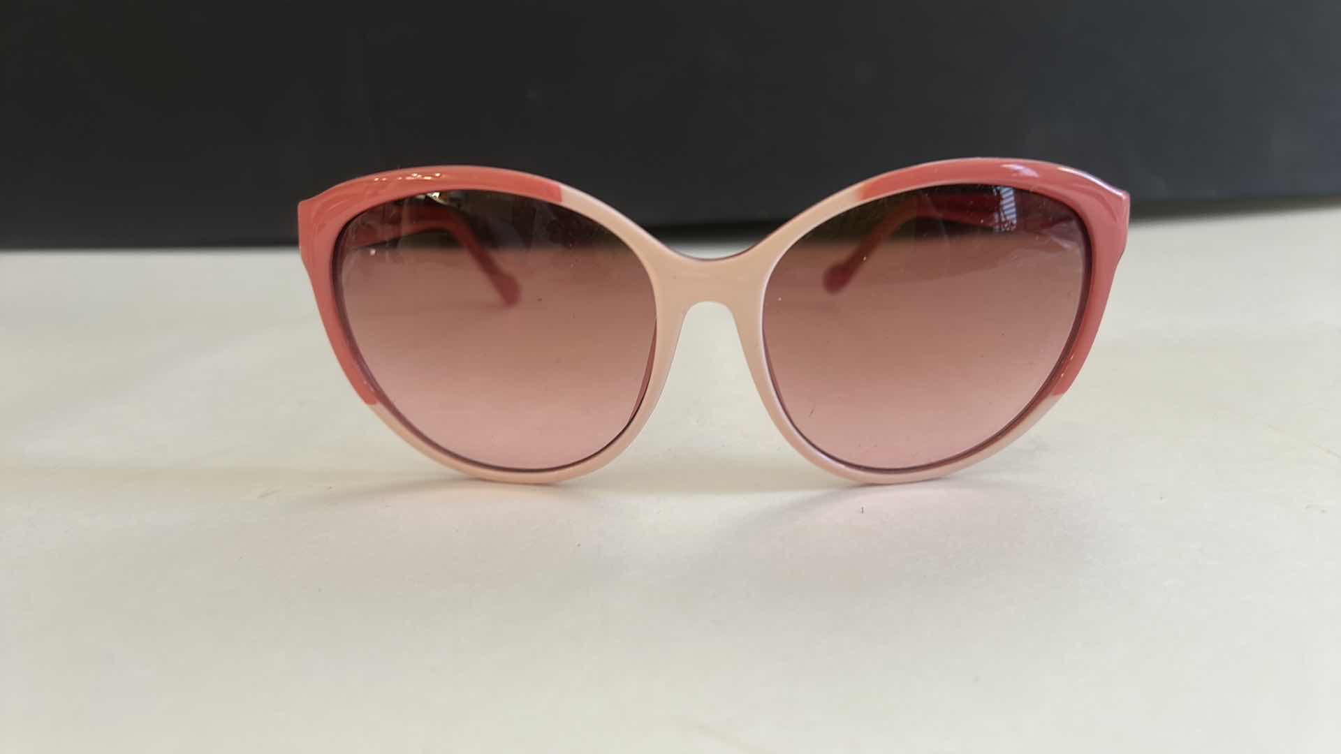 Photo 1 of 2 WOMENS SUNGLASSES