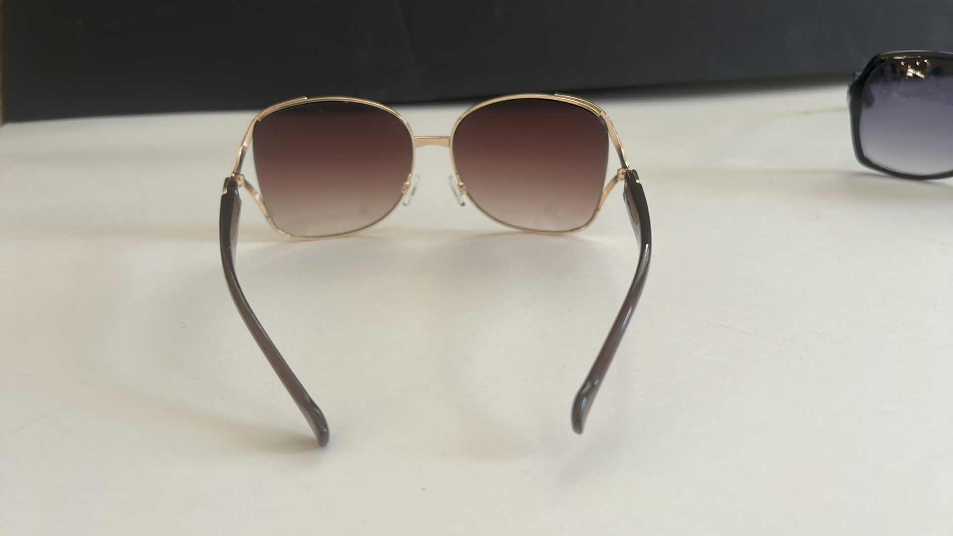 Photo 3 of 2 WOMENS SUNGLASSES