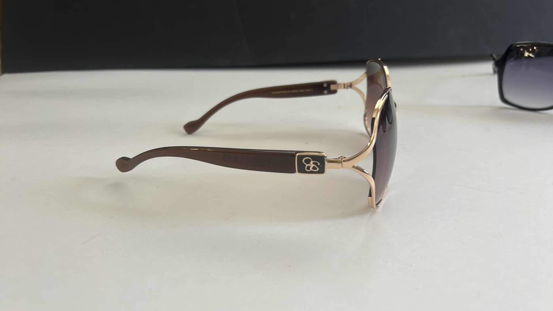 Photo 2 of 2 WOMENS SUNGLASSES