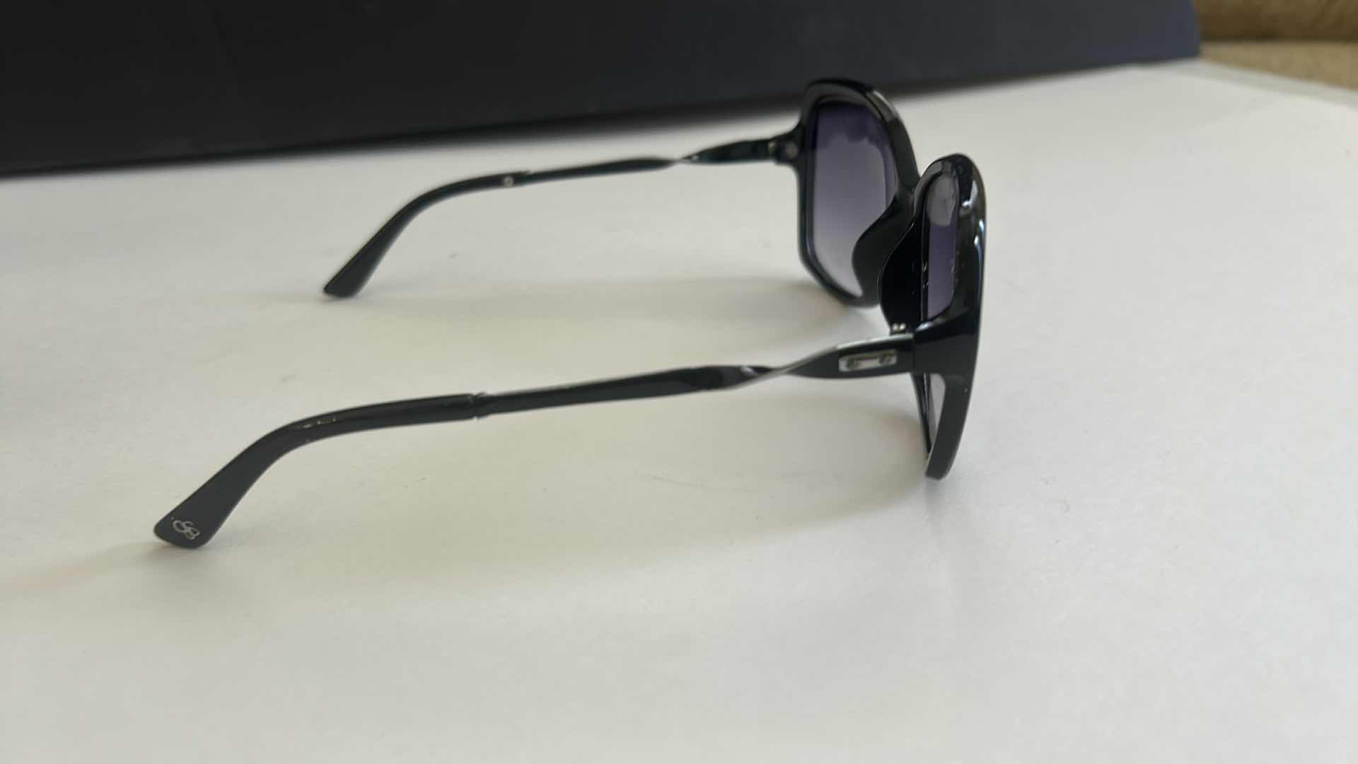 Photo 5 of 2 WOMENS SUNGLASSES