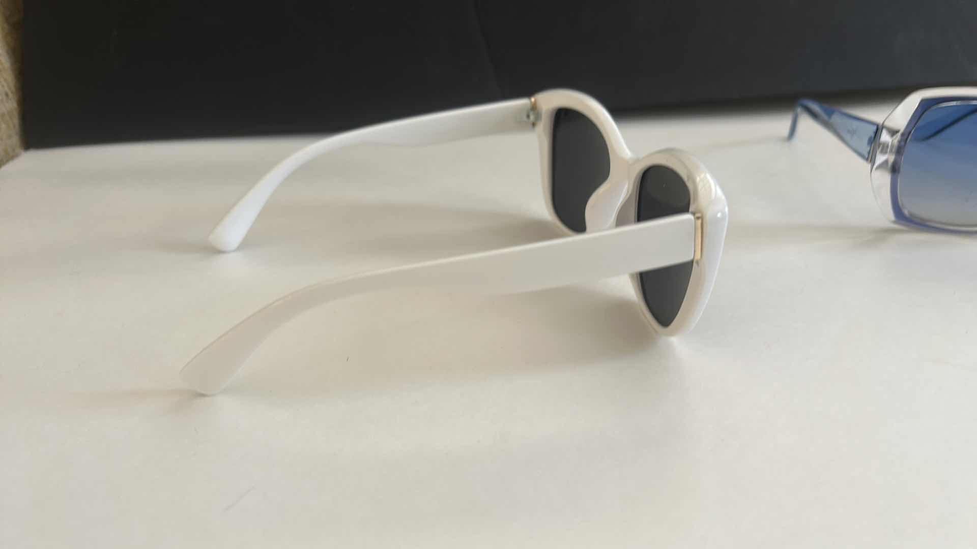 Photo 2 of 2 WOMENS SUNGLASSES