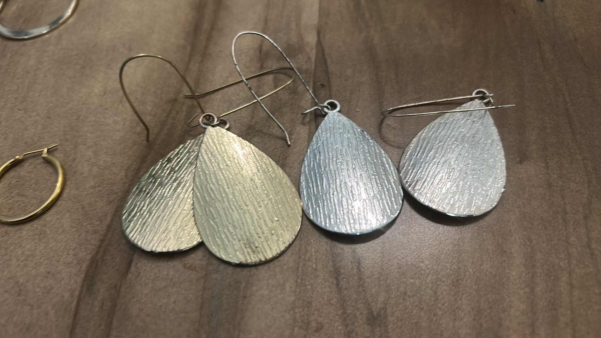 Photo 4 of 5 PAIRS WOMENS PIERCED EARRINGS