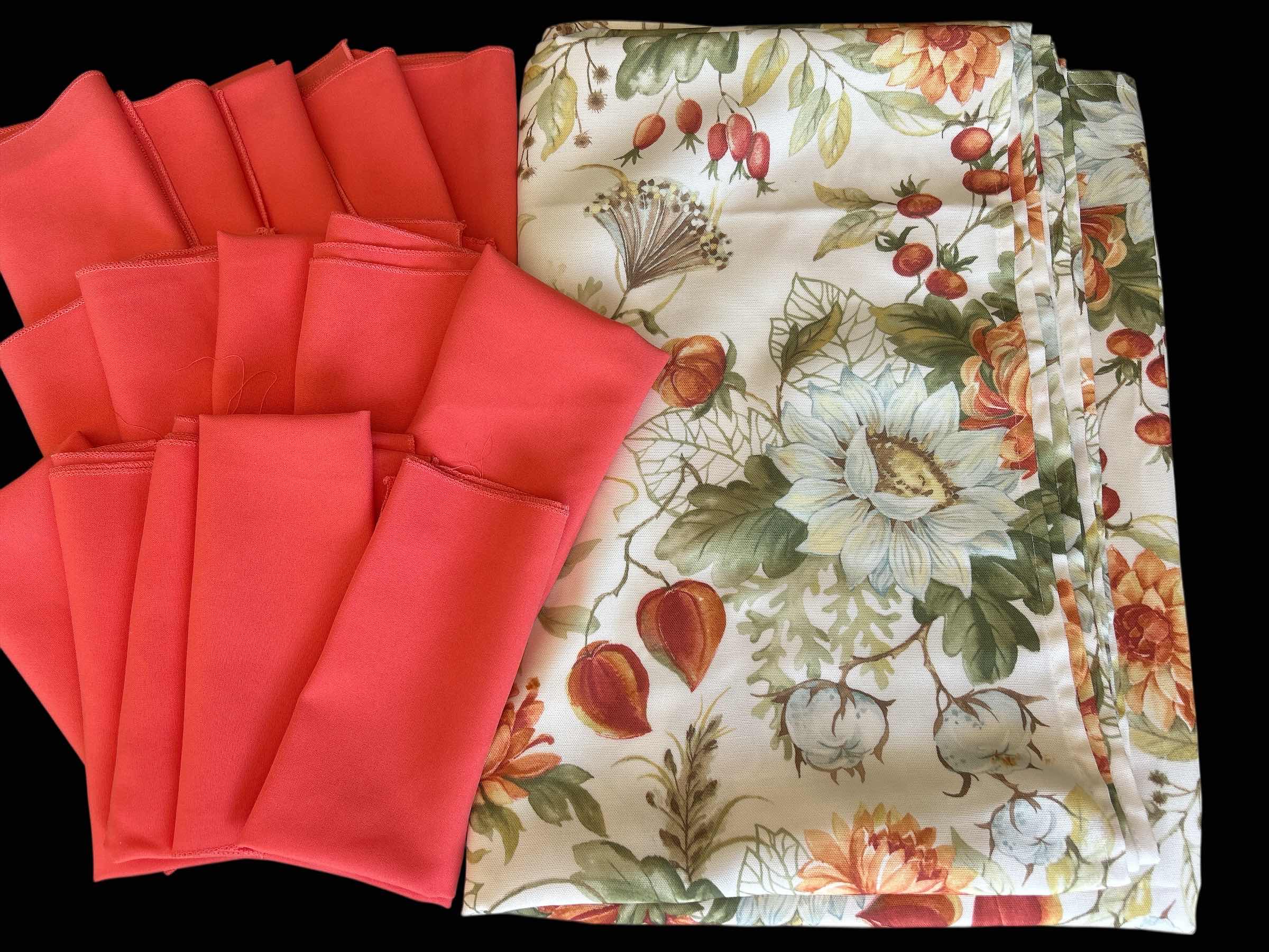 Photo 1 of RECTANGLE TABLECLOTH AND 15 NAPKINS