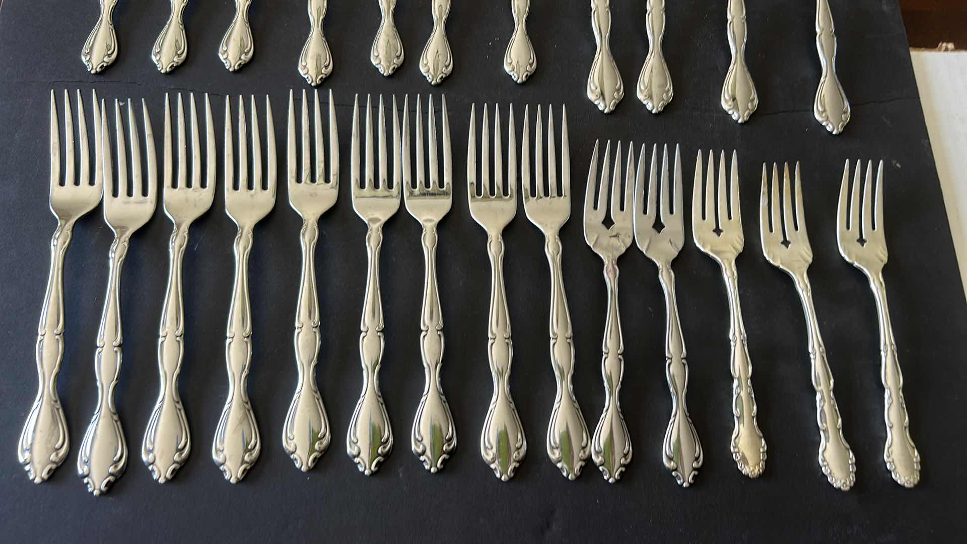 Photo 1 of 40 PCS-ONEIDA SATIN CANTATA STAINLESS STEEL SILVERWARE SET