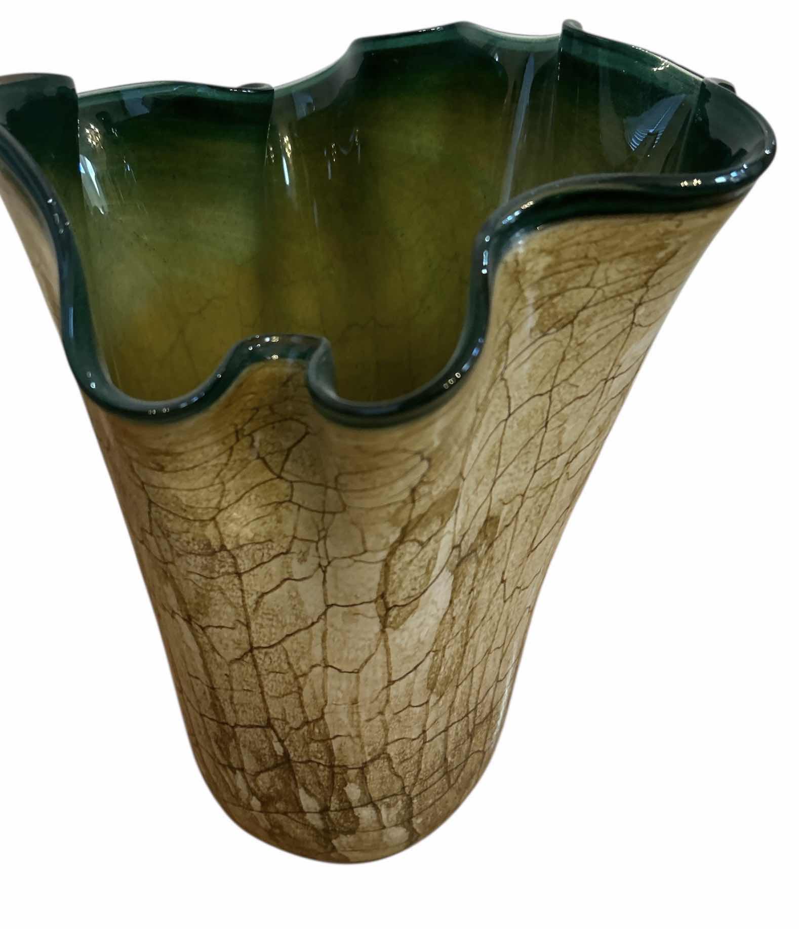 Photo 1 of ART GLASS WAVY VASE H12.5”