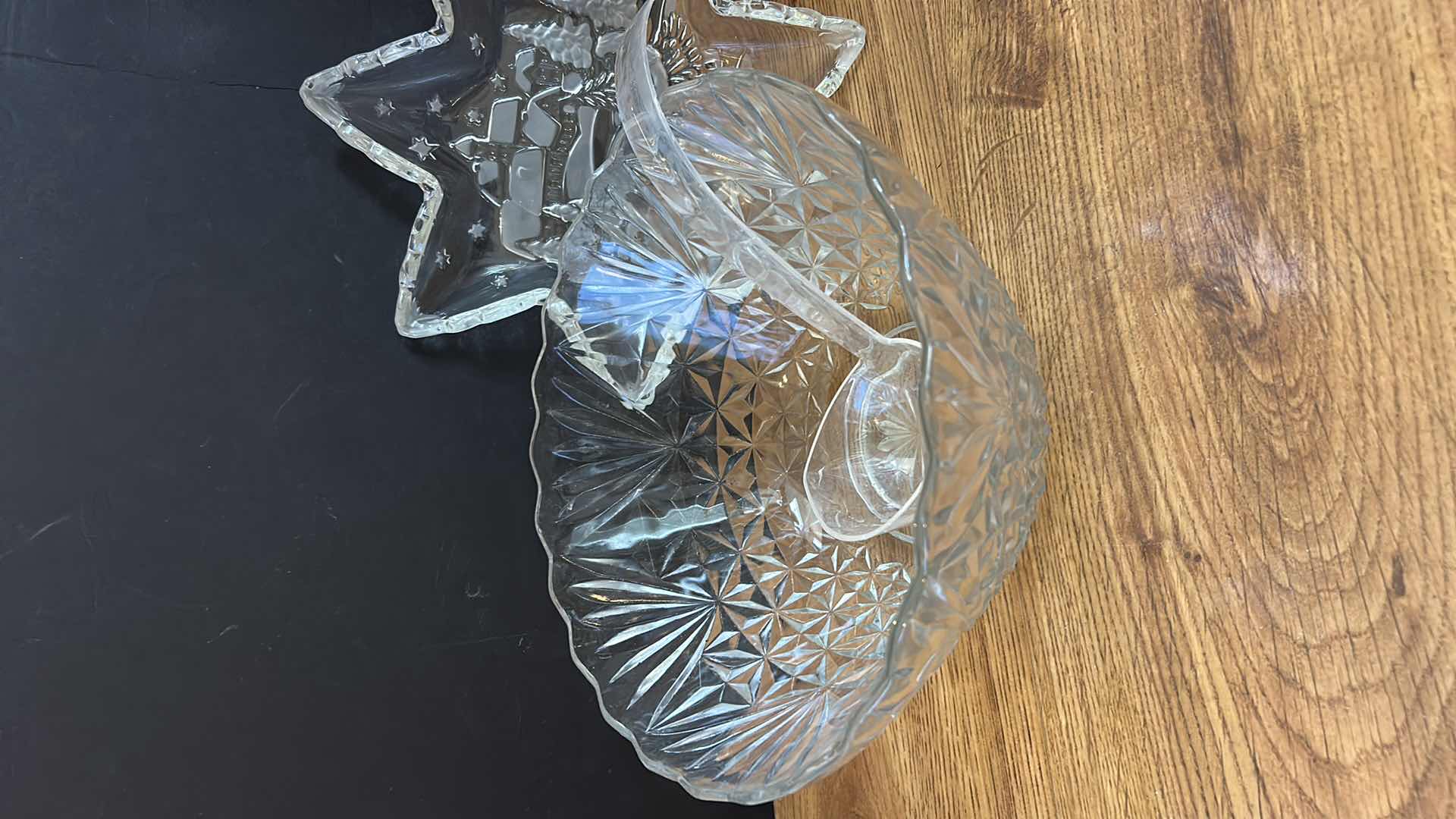 Photo 1 of PUNCH BOWL AND WINTER SCENE STAR SHAPED DISH