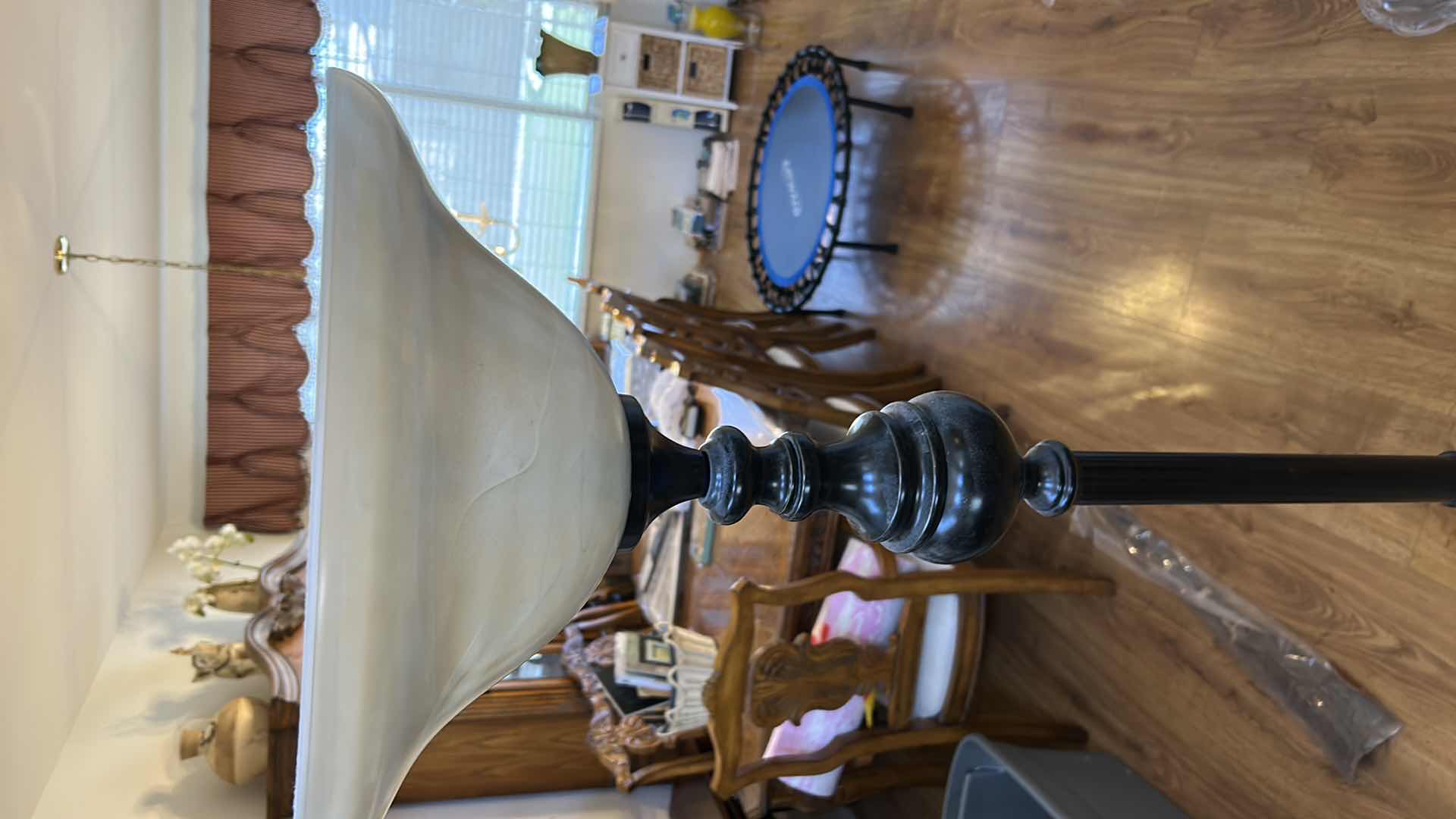 Photo 1 of METAL FLOOR LAMP WITH ACYLIC SHADE H6.6’