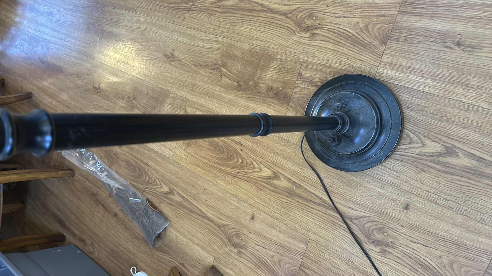 Photo 1 of METAL FLOOR LAMP WITH ACYLIC SHADE H6.6’