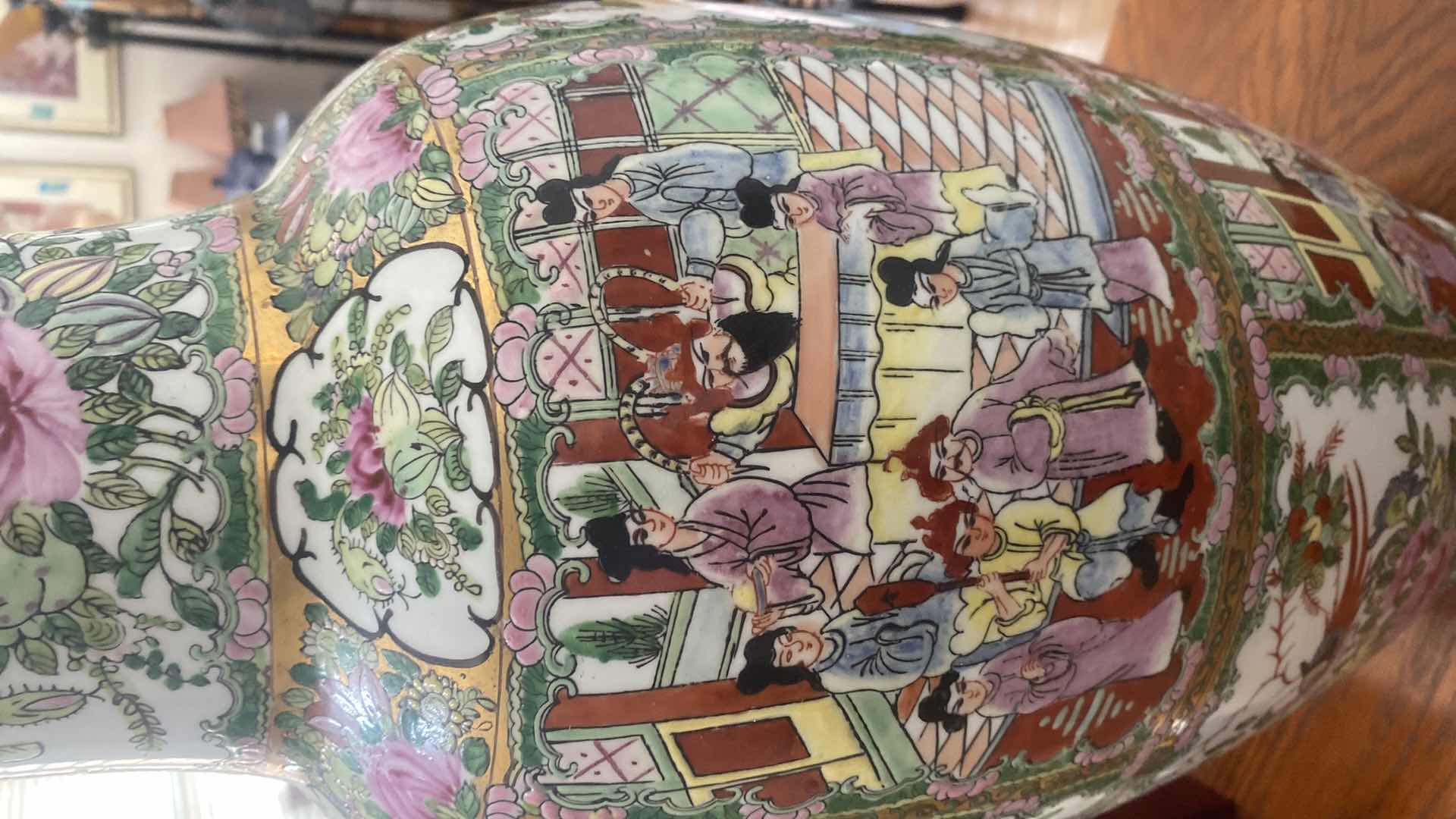 Photo 1 of CHINESE VASE H25”