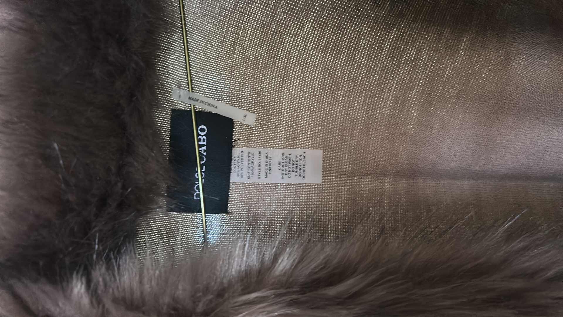 Photo 2 of WOMENS DOLCECABO SHAWL/WRAP SIZE L/XL