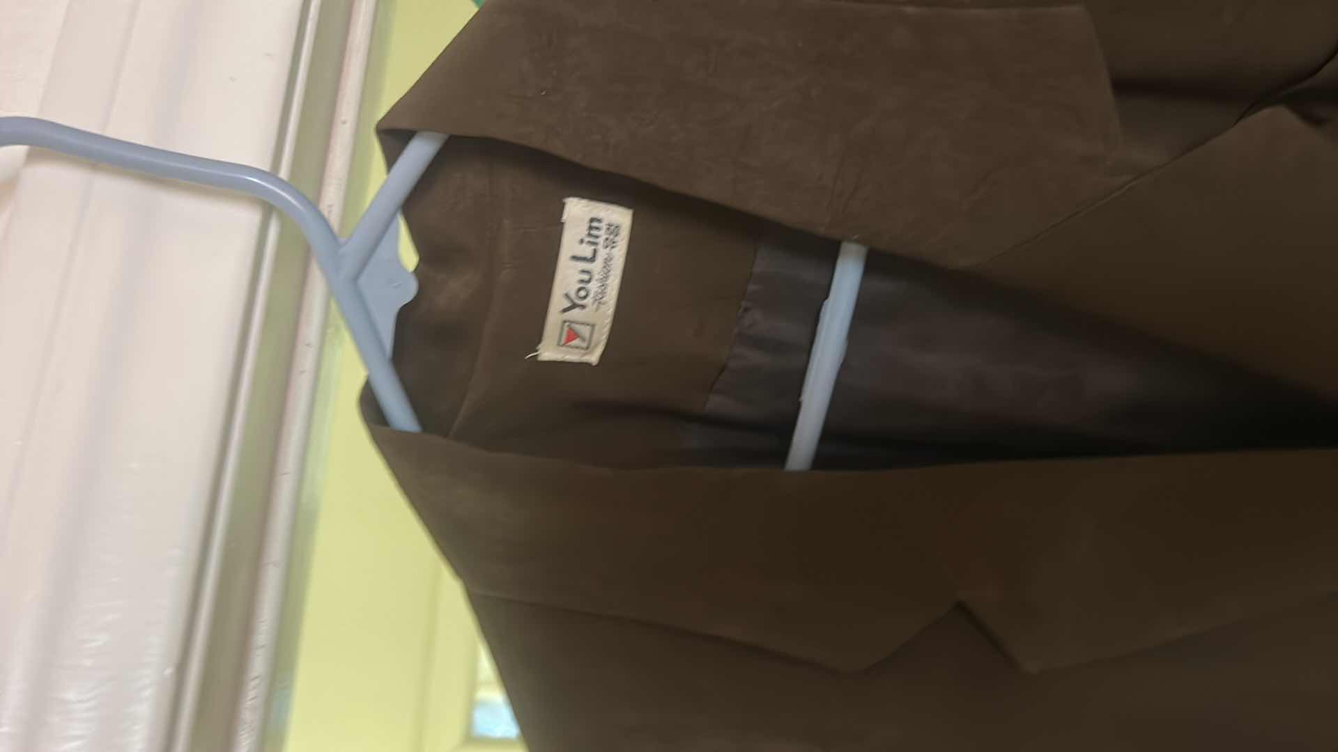 Photo 3 of WOMENSWEAR- 3 WOMENS BUSINESS JACKETS SIZE 8