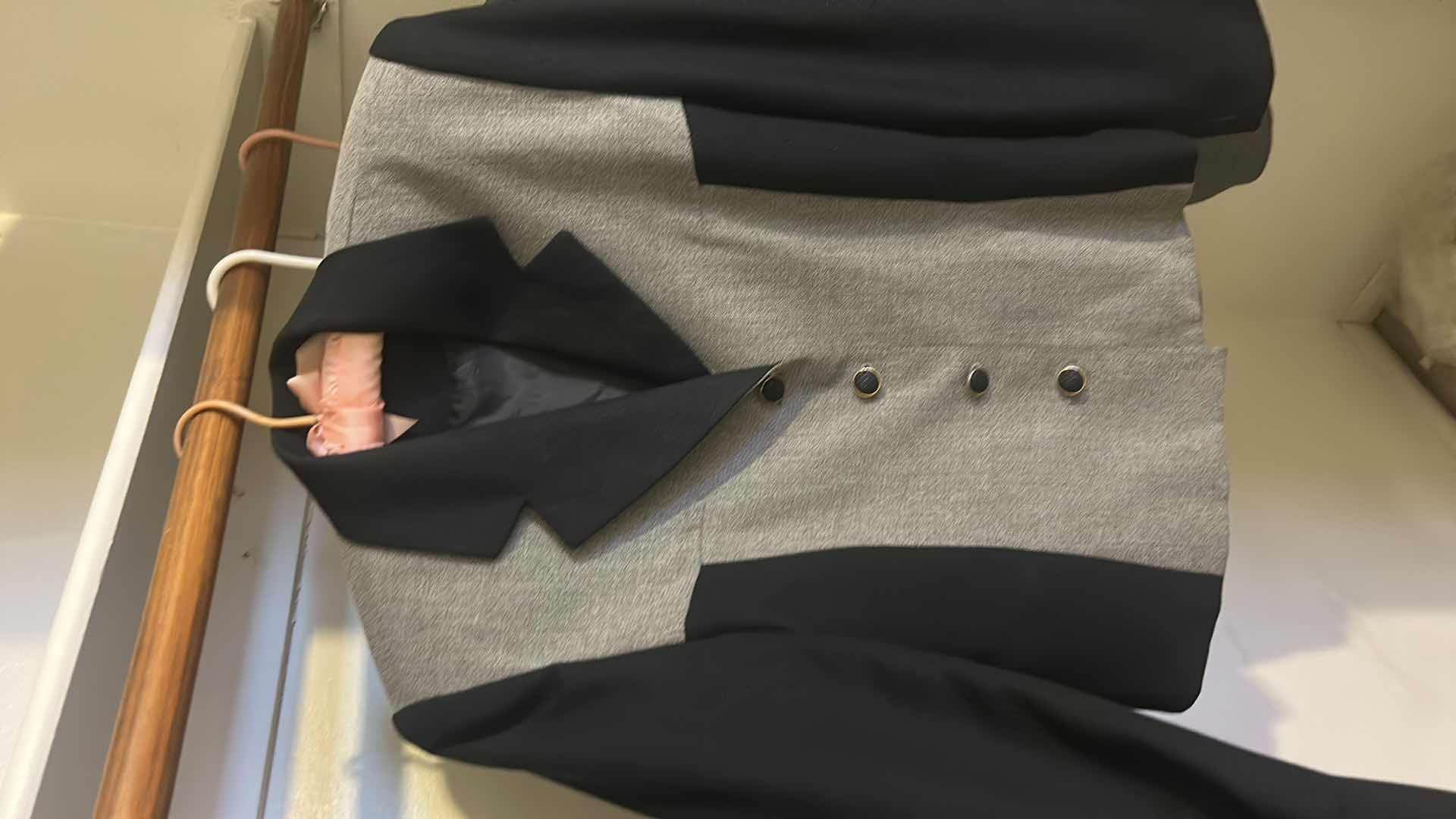 Photo 2 of 3 PC WOMENSWEAR