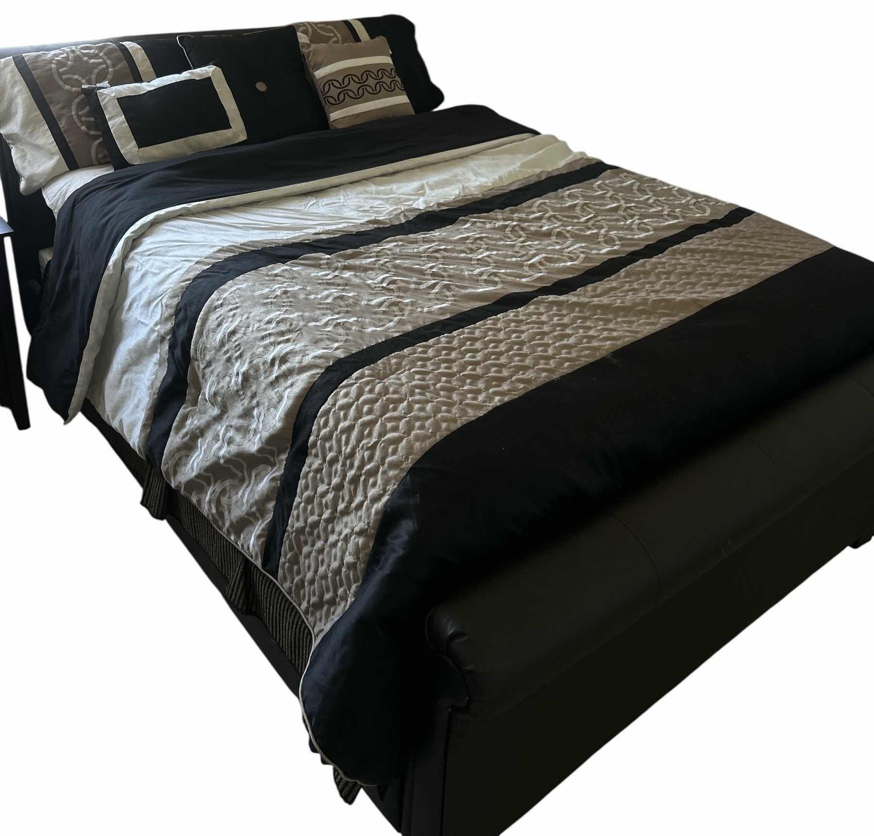 Photo 1 of QUEEN COMFORTER AND PILLOWS