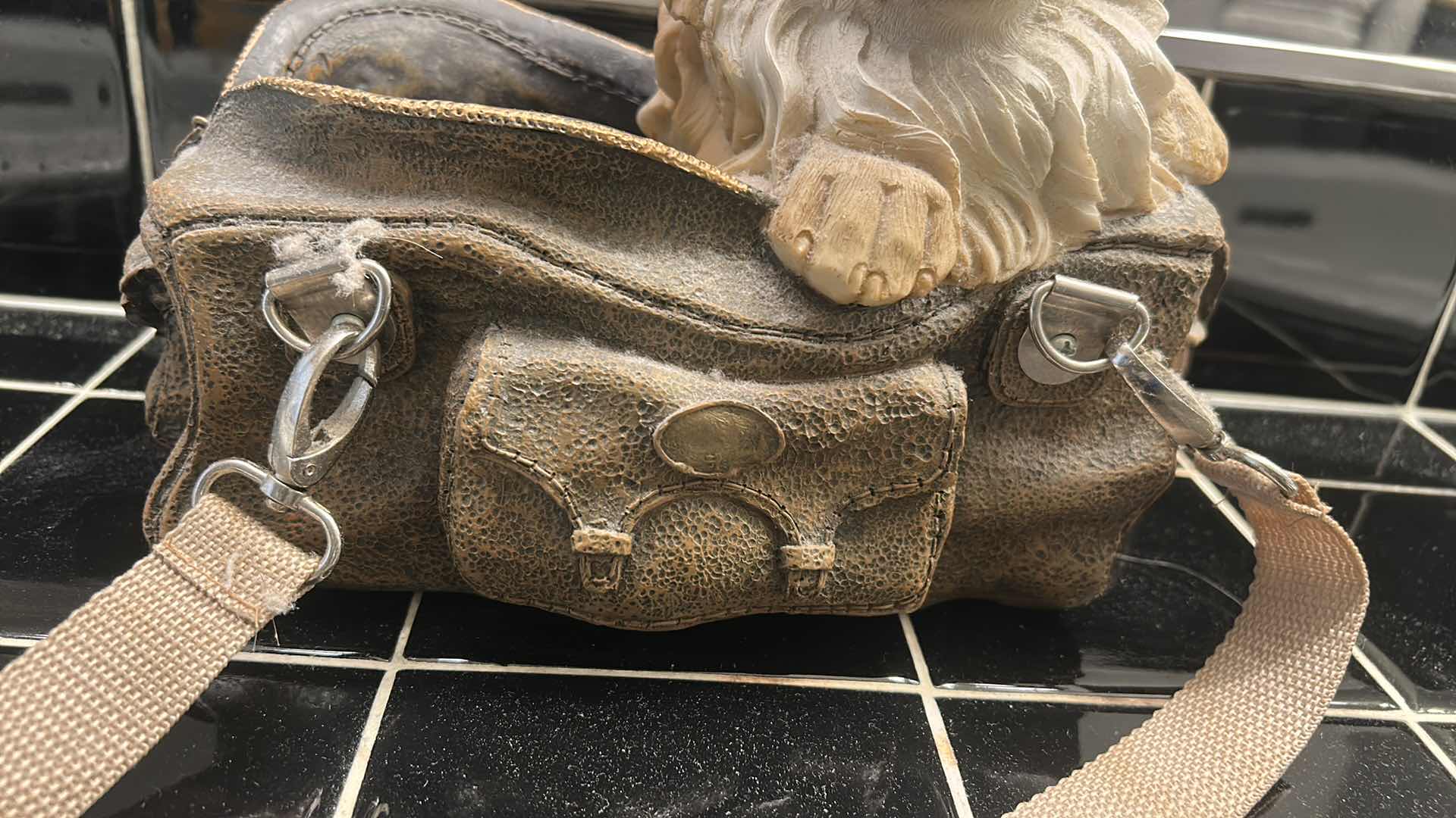 Photo 1 of CERAMIC DOG IN CARRYING CASE H9”