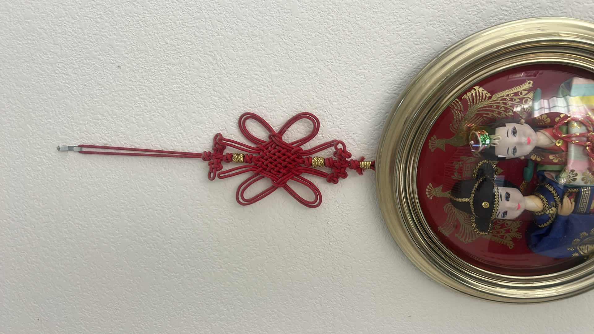 Photo 1 of CHINESE KNOT WALL HANGING H55”