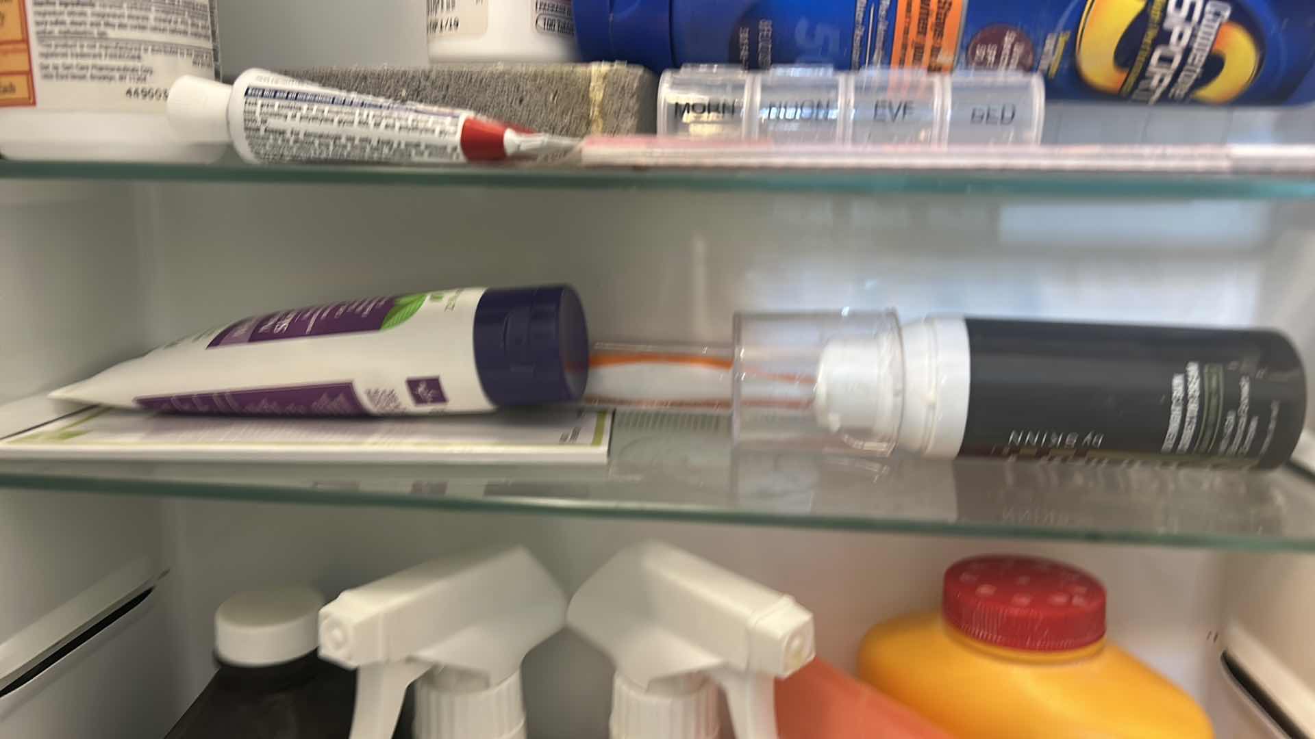 Photo 1 of CONTENTS OF MEDICINE CABINET