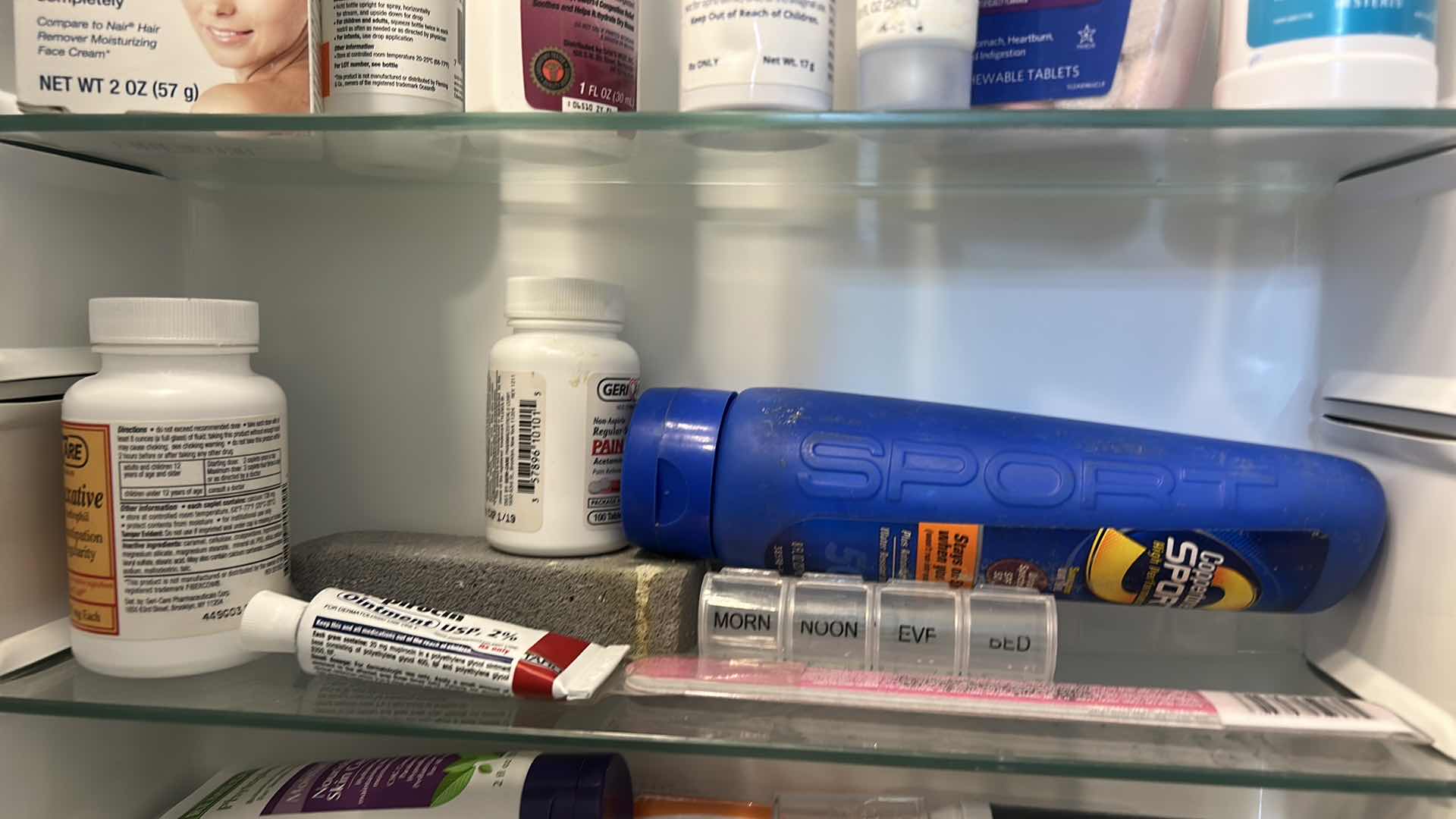 Photo 1 of CONTENTS OF MEDICINE CABINET