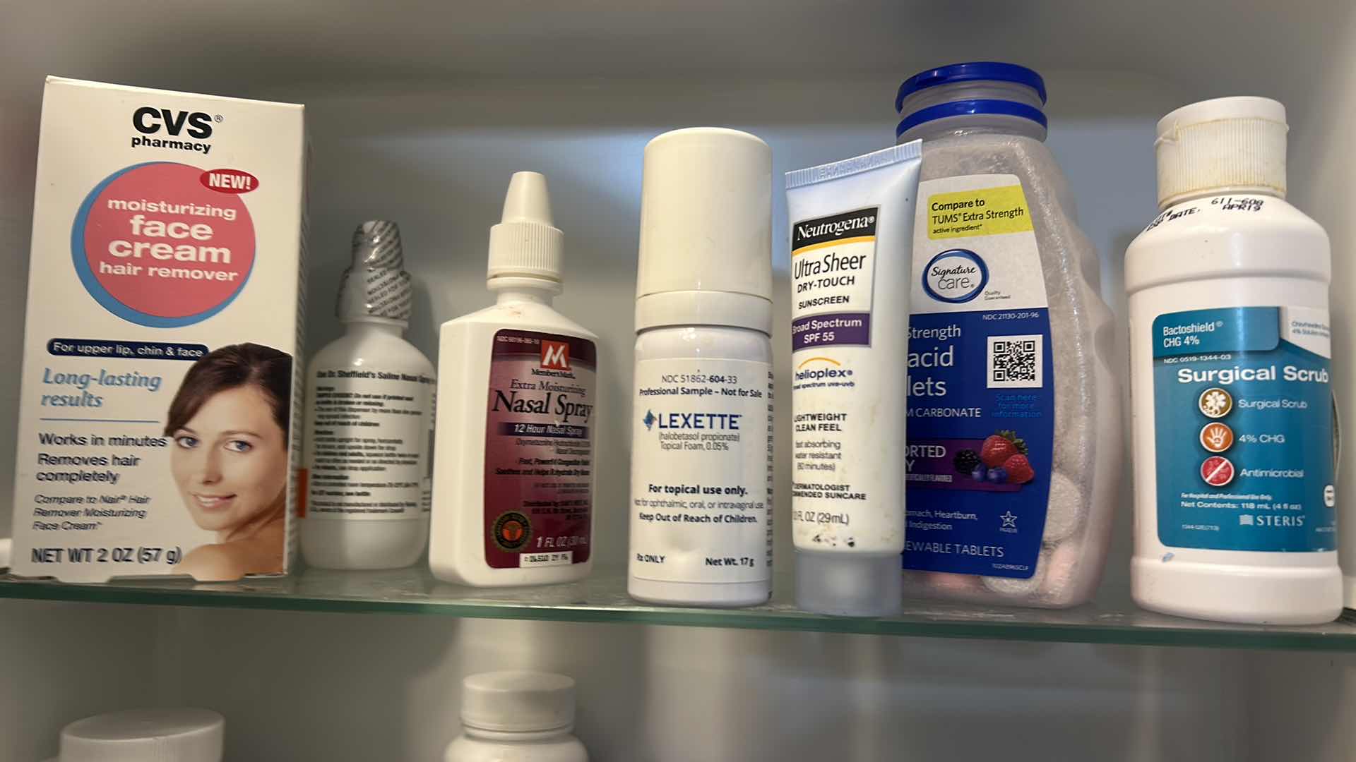 Photo 1 of CONTENTS OF MEDICINE CABINET