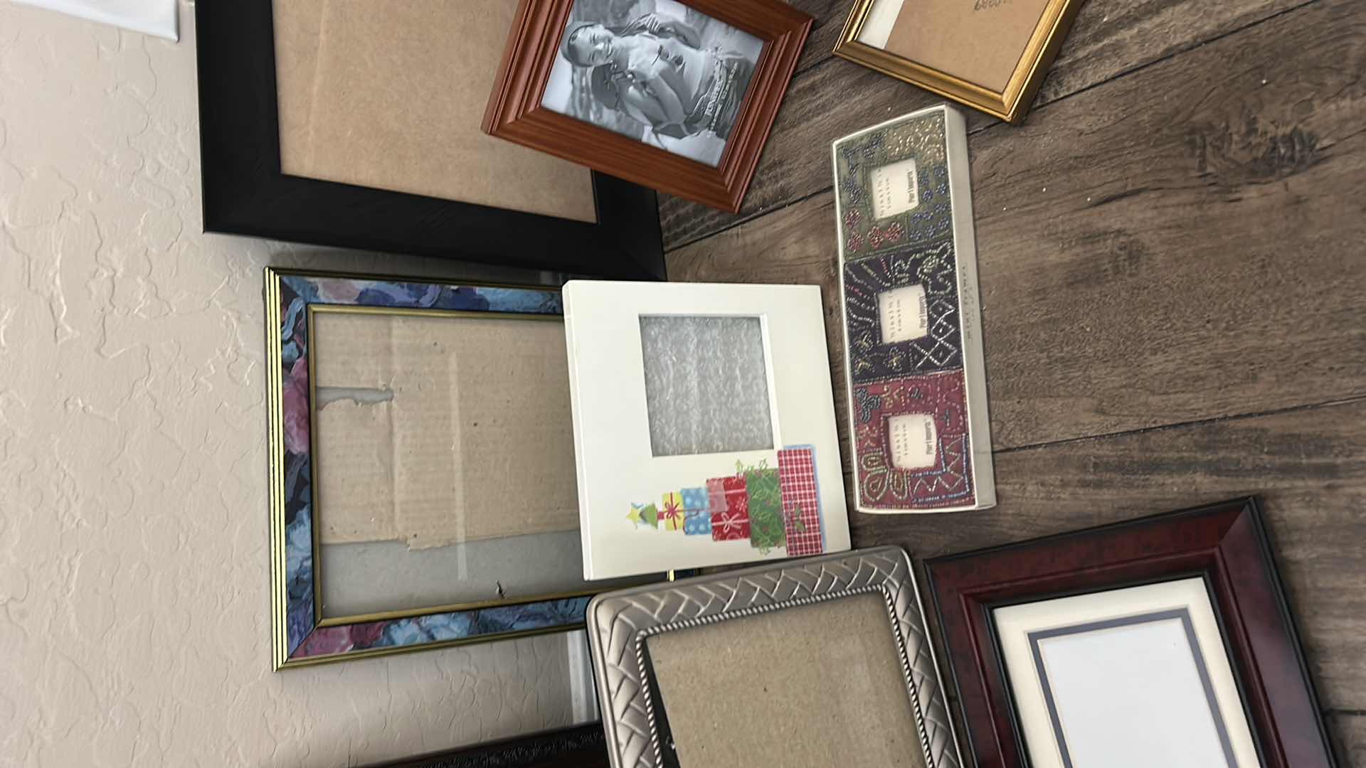 Photo 4 of 15 PICTURE FRAMES