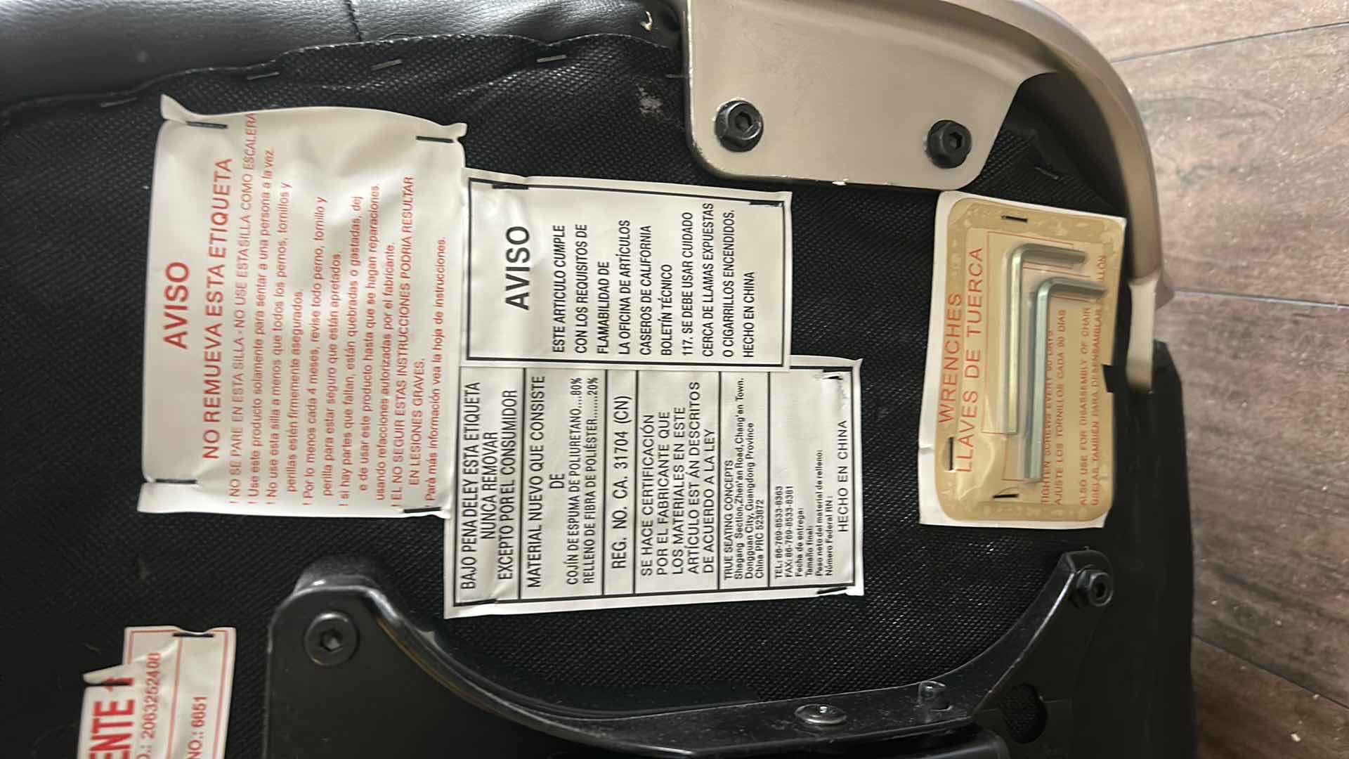 Photo 4 of EXECUTIVE DESK CHAIR