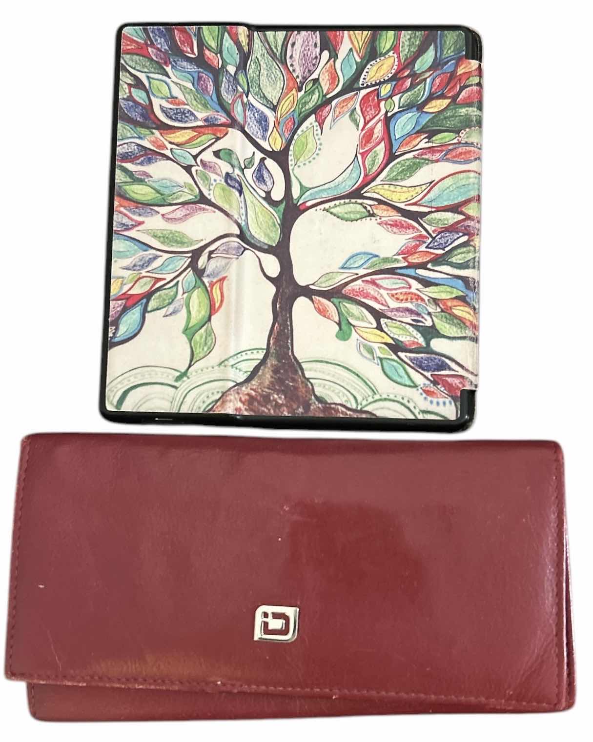 Photo 1 of KINDLE AND WOMENS WALLET