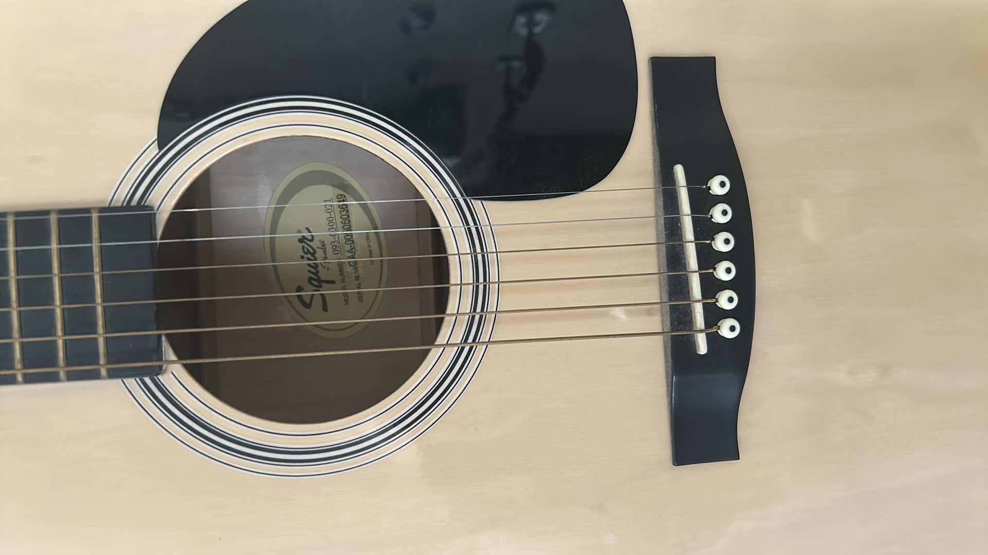 Photo 1 of SQUIER BY FENDER ACOUSTIC GUITAR