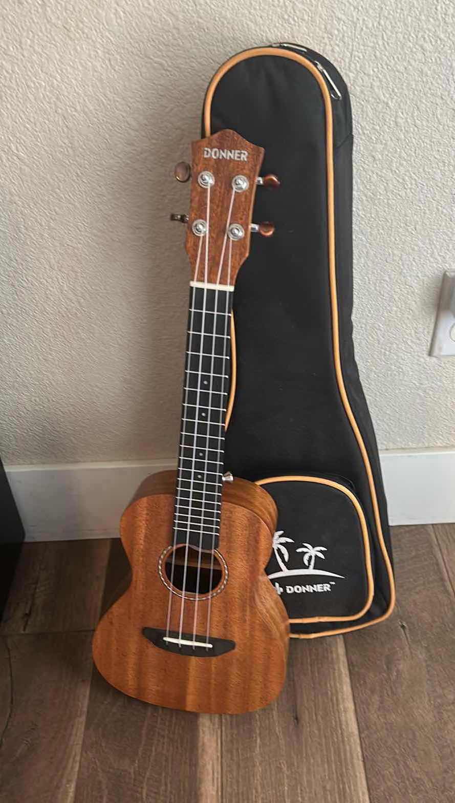 Photo 3 of DONNER CONCERT UKULELE, 23” INSTRUMENT W CASE