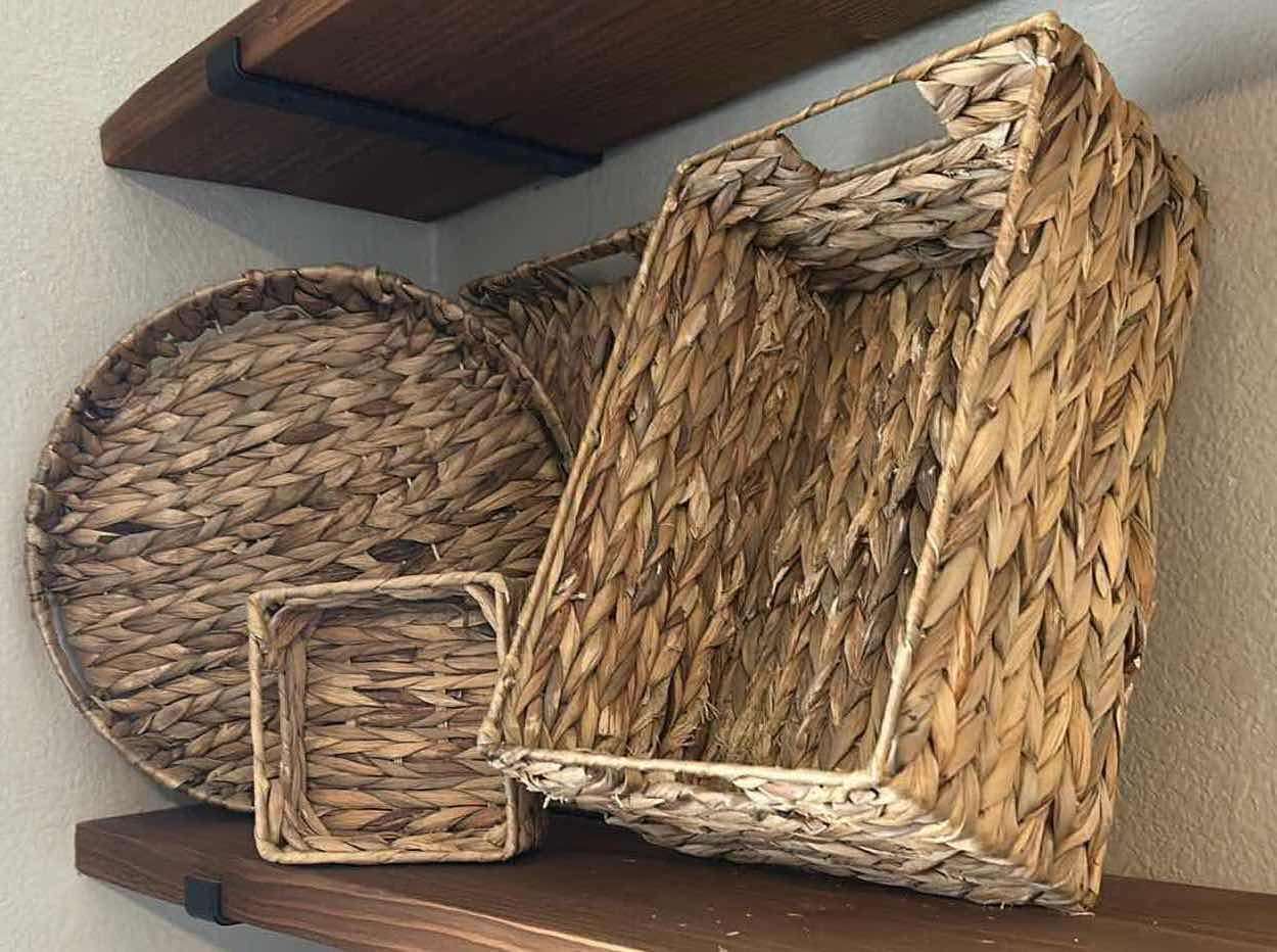 Photo 1 of 4- SEAGRASS DECORATIONS