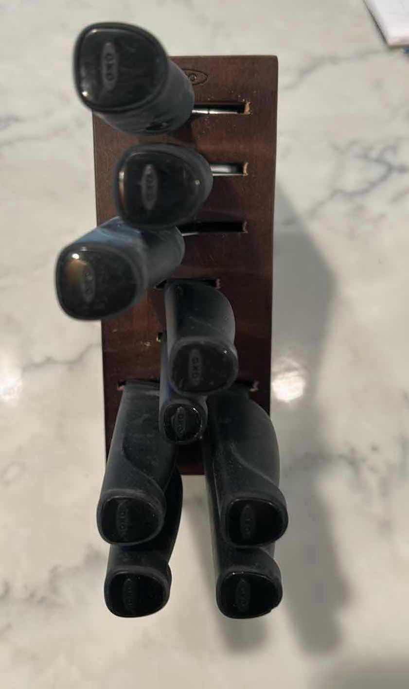 Photo 2 of 9- BLACK HANDLE KNIFE SET W HOLDER