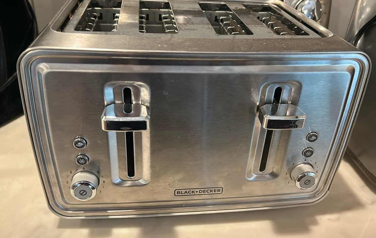 Photo 1 of BLACK DECKER TOASTER AND BD TOASTER OVEN