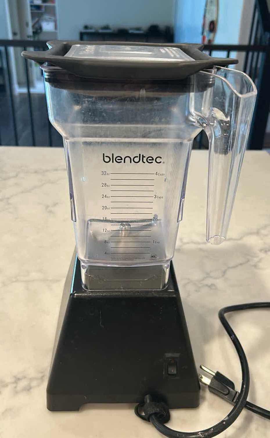 Photo 1 of BLENDTEC