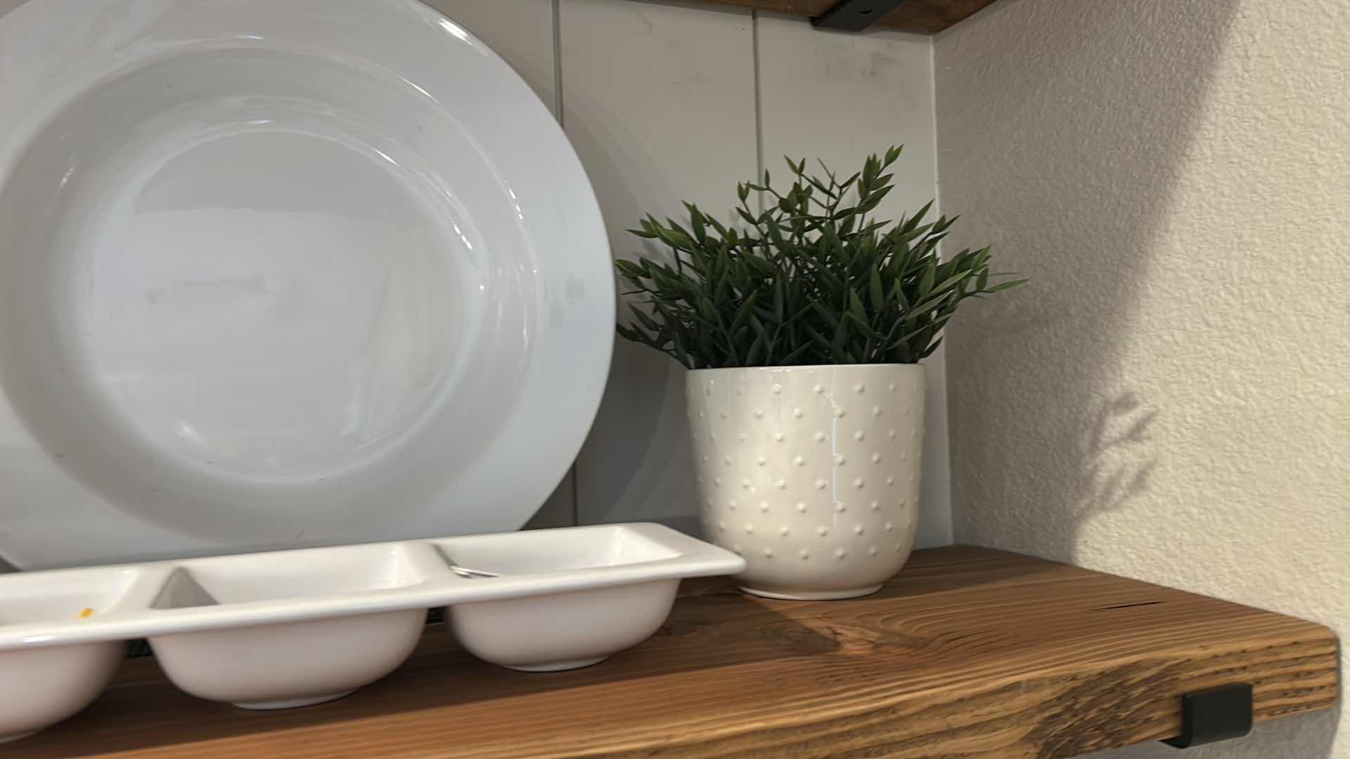 Photo 1 of CONTENTS OF SHELF CAKE PLATE LARGE BOWL