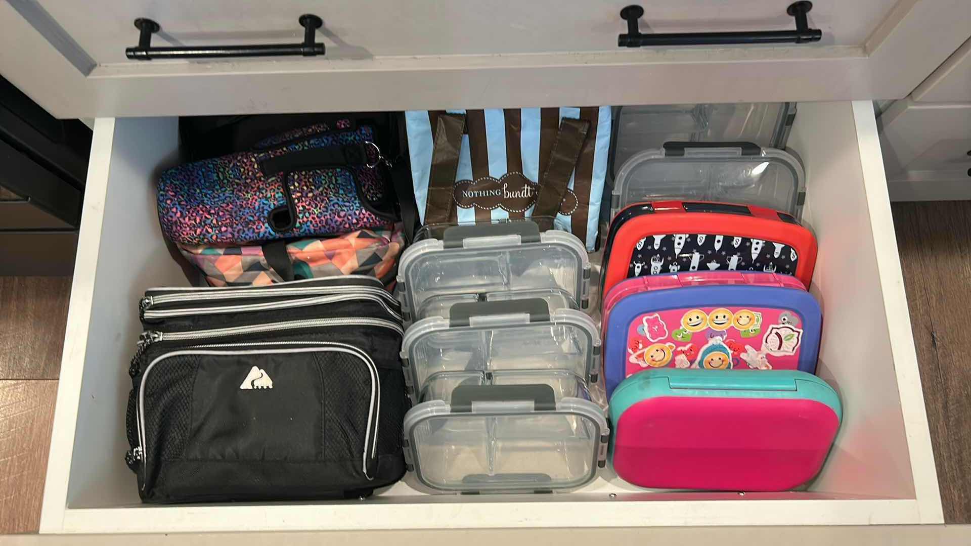 Photo 1 of CONTENTS OF DRAWER KIDS LUNCH CONTAINERS