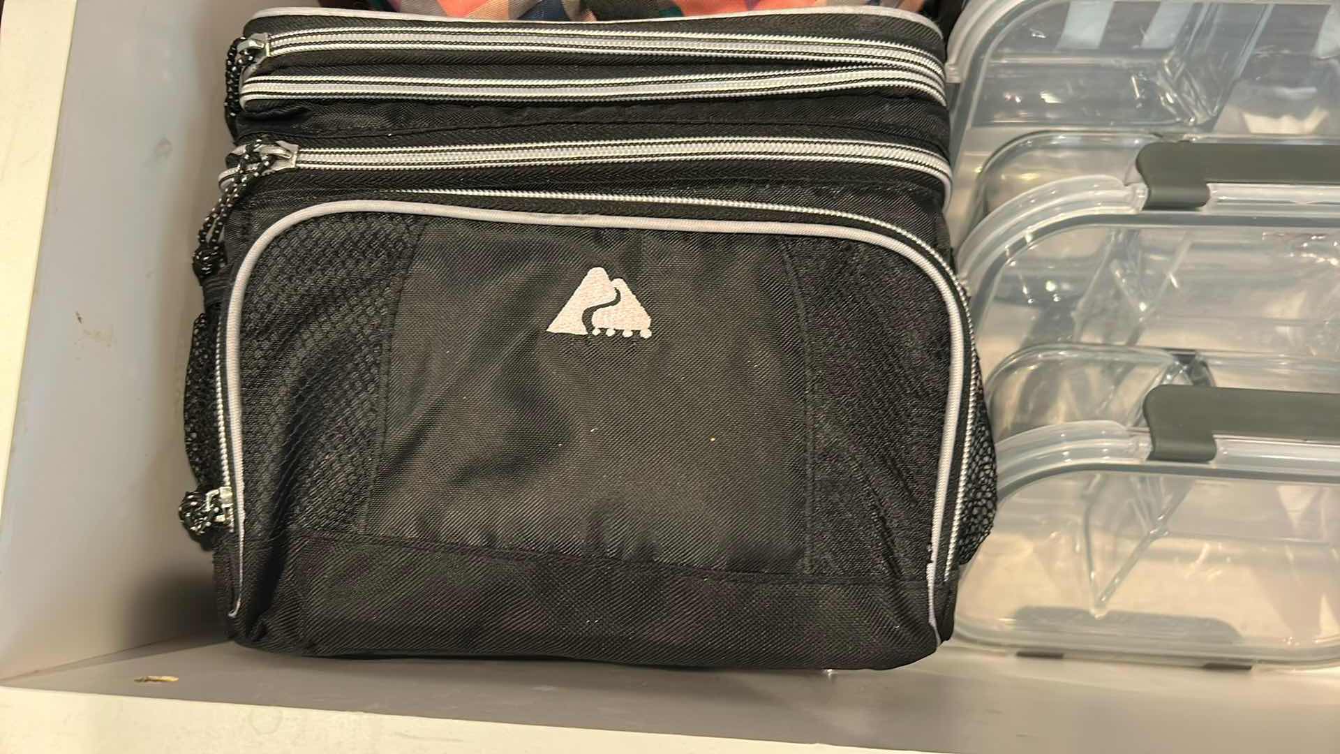 Photo 1 of CONTENTS OF DRAWER KIDS LUNCH CONTAINERS