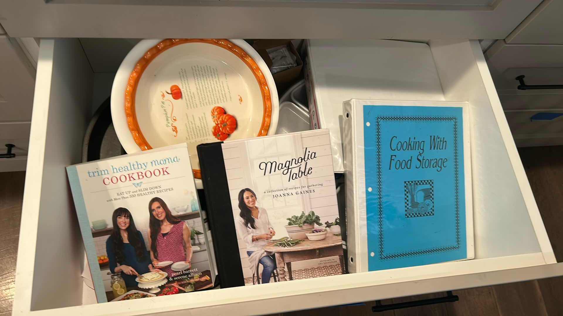 Photo 1 of CONTENTS OF DRAWER PIE PLATE 4 COOK BOOKS