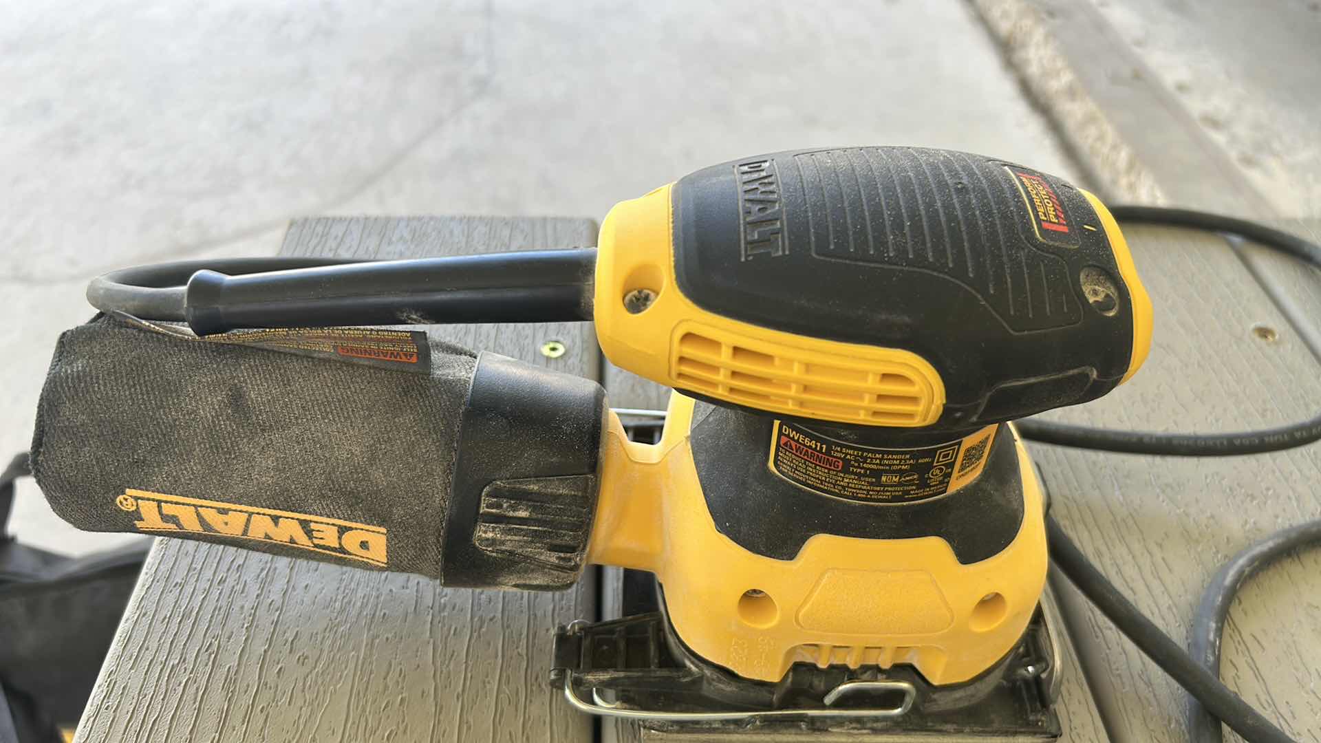 Photo 1 of DEWALT 0.25” PALM GRIP SHEET SANDER FINISH DWE6411 W BAG