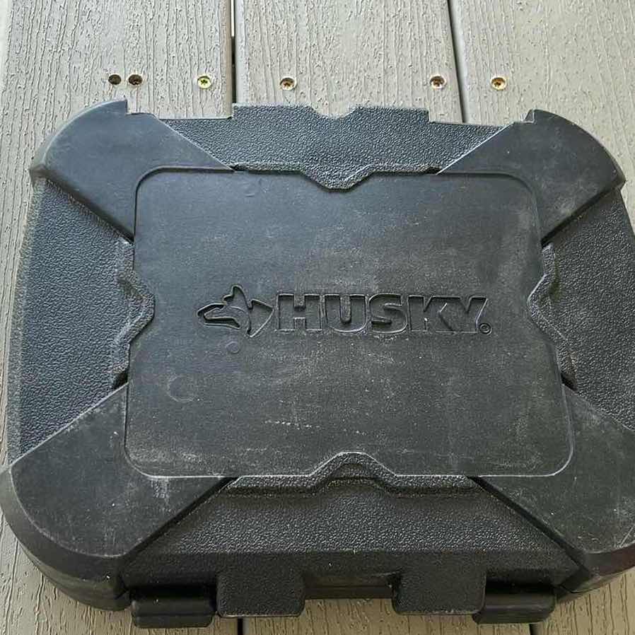 Photo 2 of HUSKY 38 PC MECHANICS TOOL SET