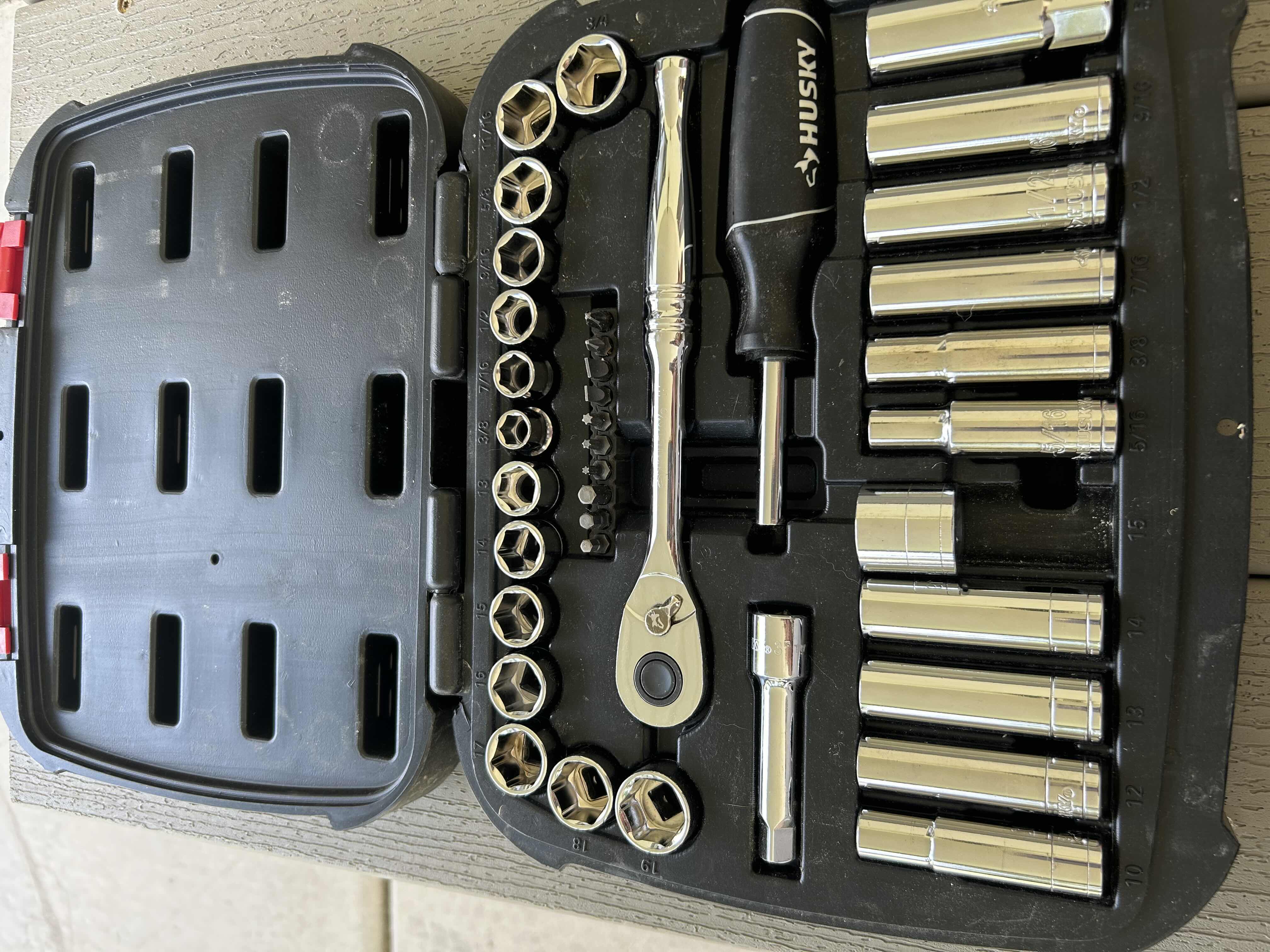 Photo 1 of HUSKY 38 PC MECHANICS TOOL SET