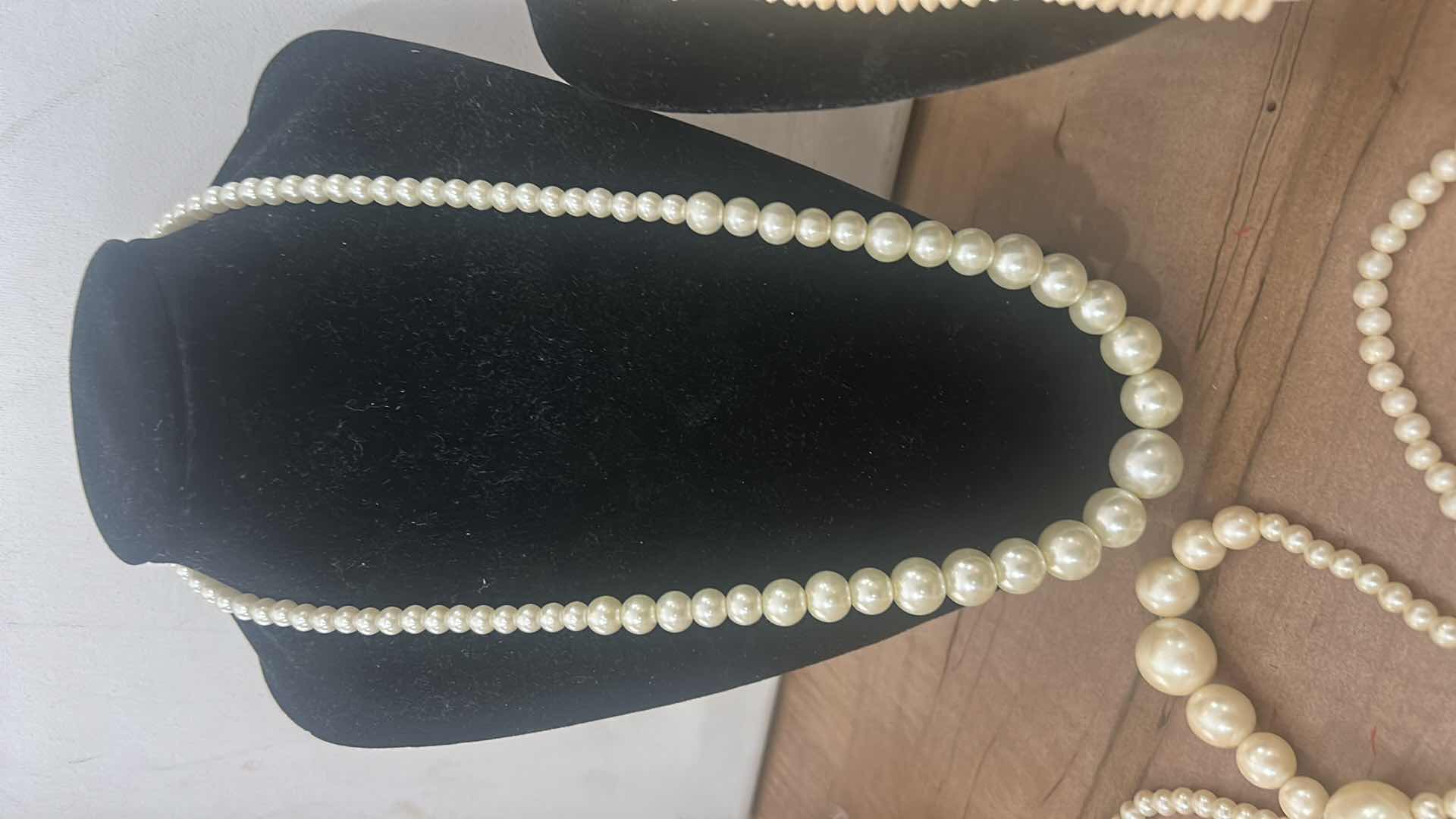 Photo 1 of 4 - WOMENS COSTUME JEWELRY